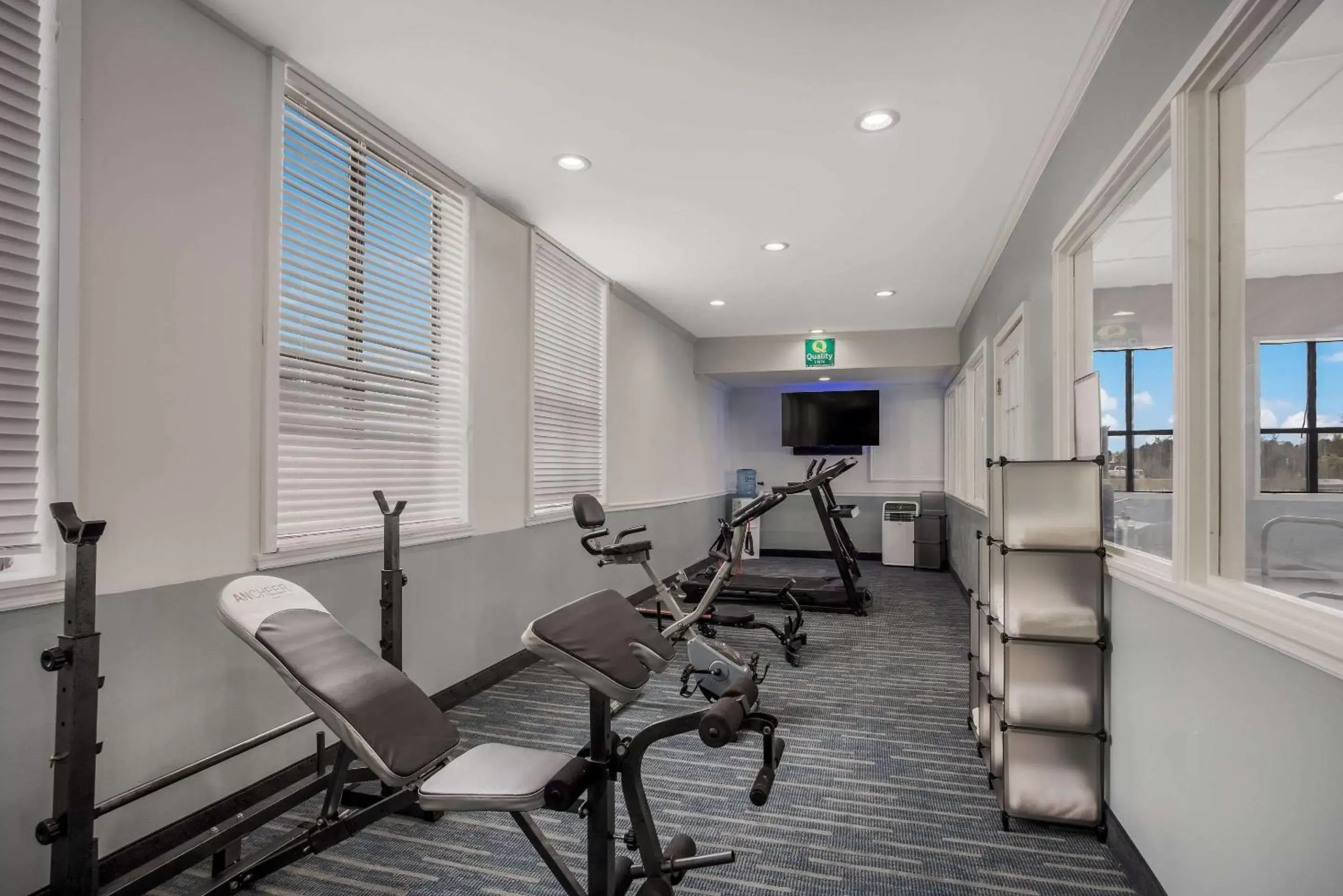 Fitness centre/facilities in Quality Inn Fitness centre/facilities in Quality Inn
