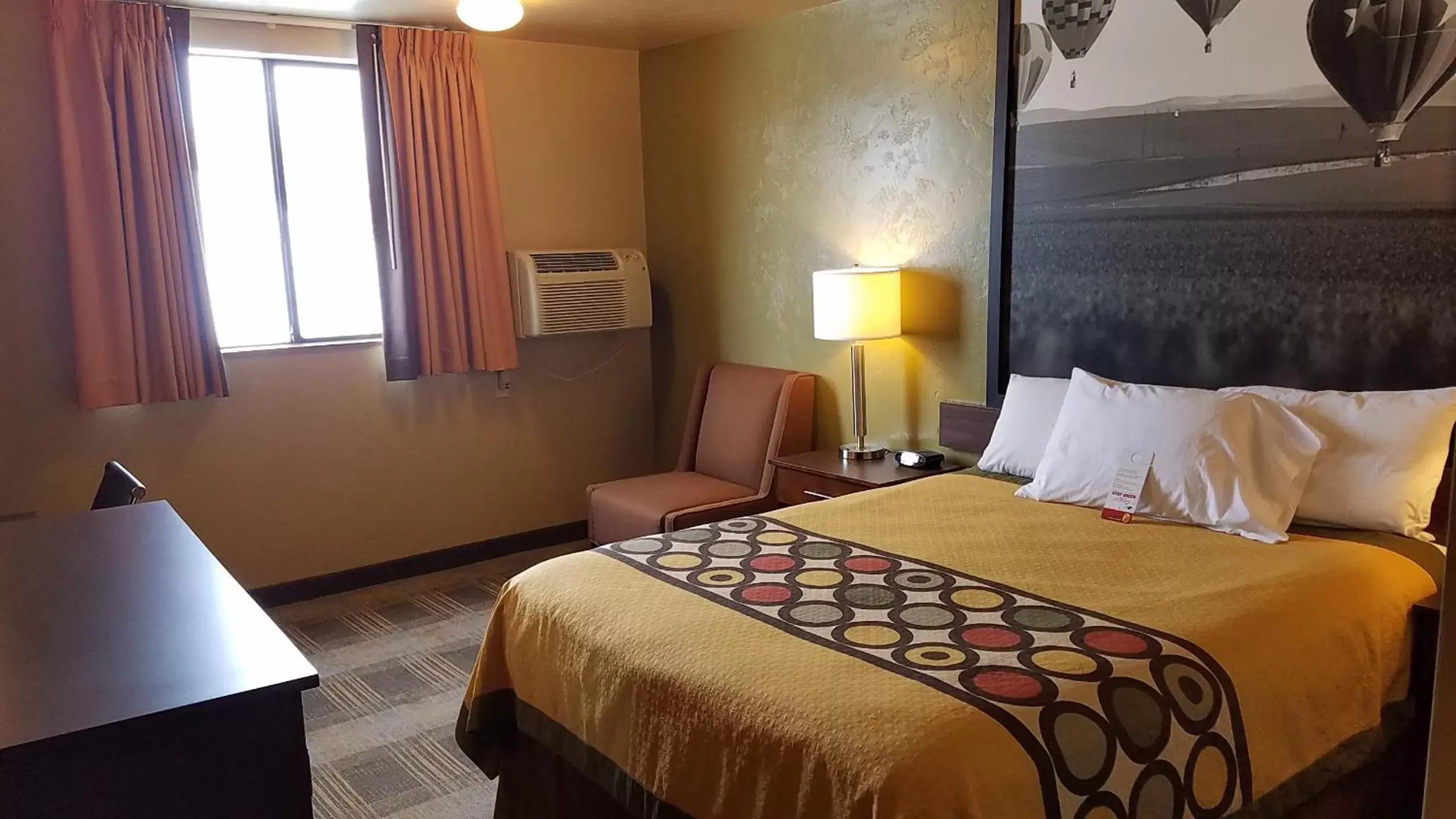 Bedroom, Bed in SureStay Hotel by Best Western Ellensburg