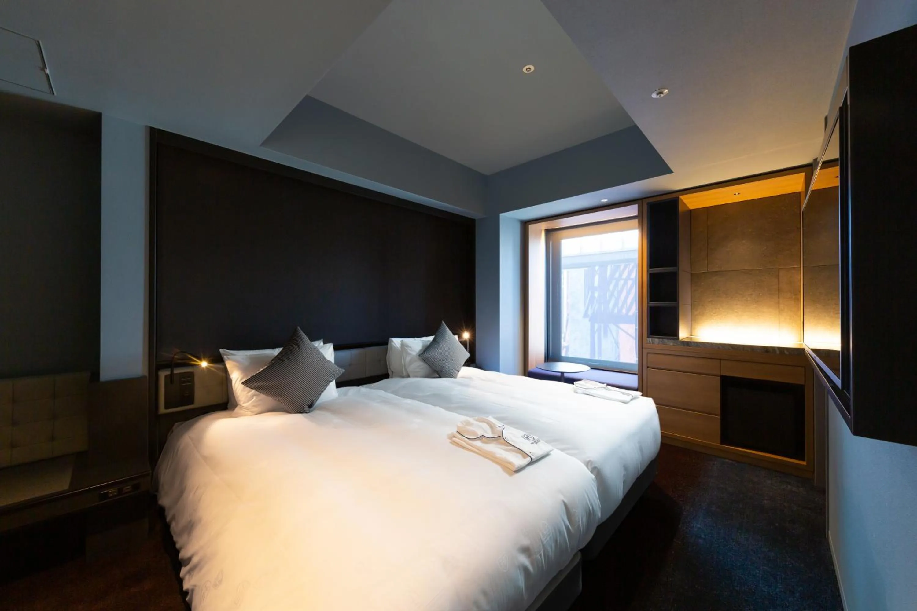 Bed in The Royal Park Canvas - Ginza 8