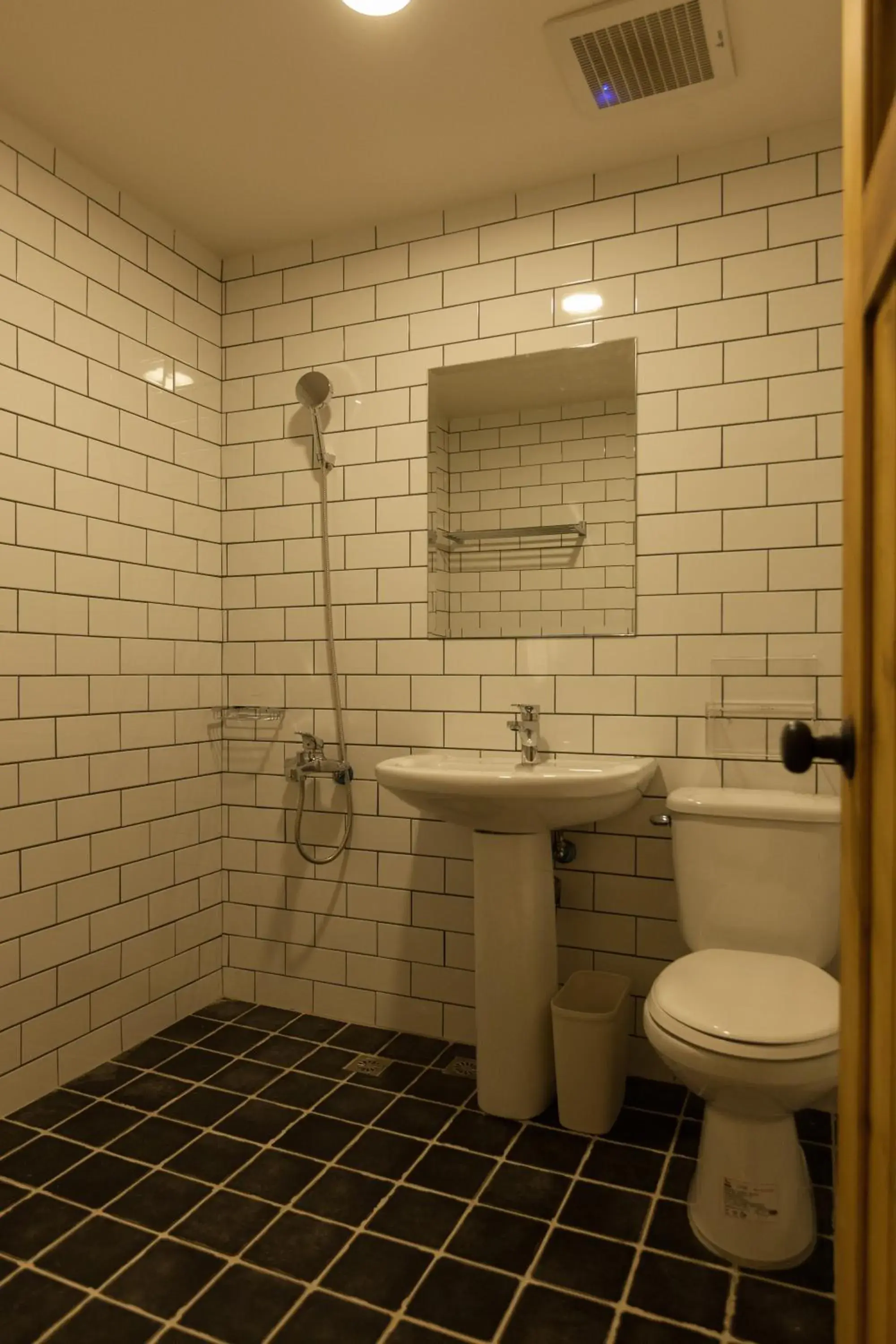 Bathroom in Mini Voyage Hostel