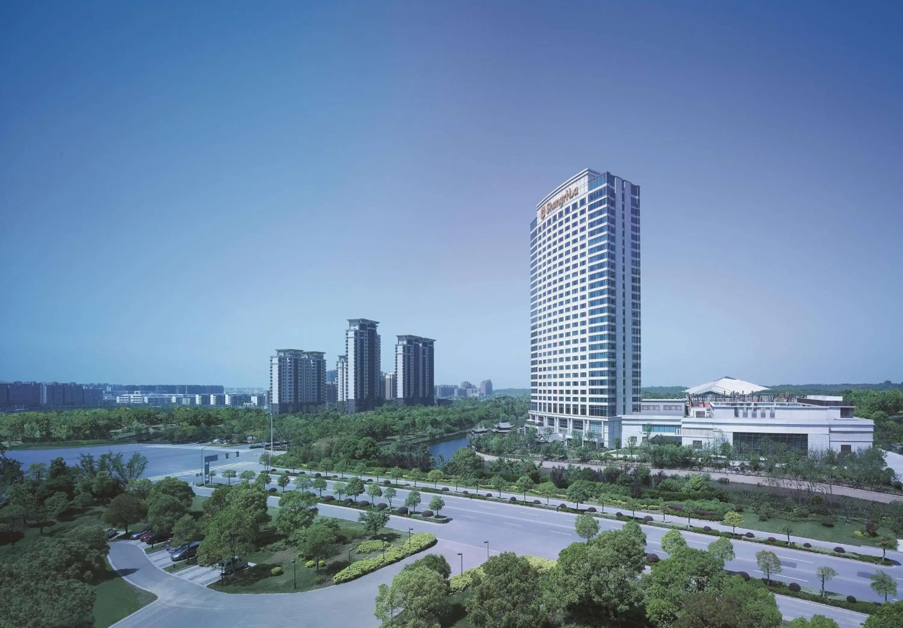 Property building in Shangri-La Hotel Yangzhou