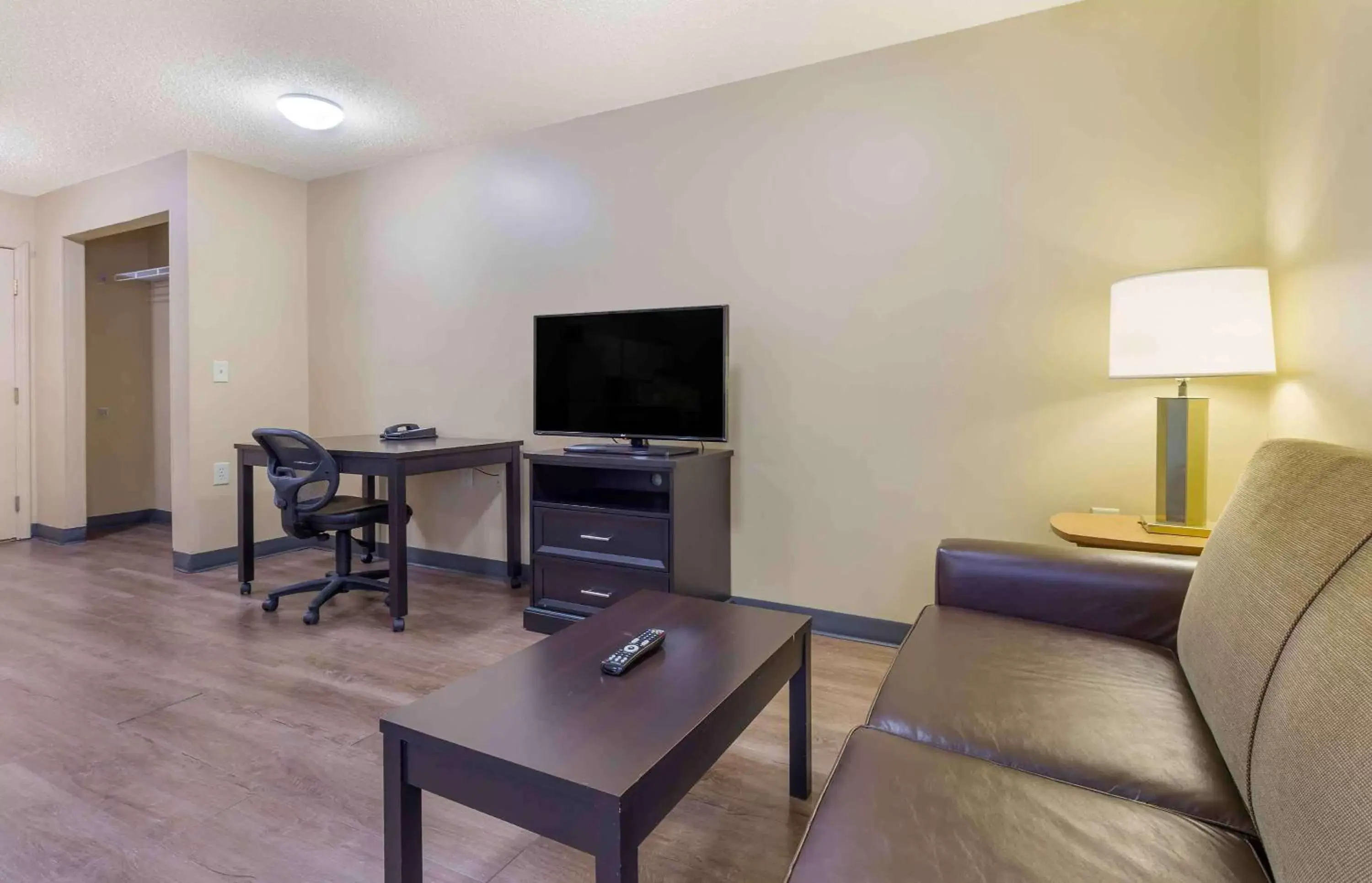 Bedroom, Seating Area in Extended Stay America Suites - Raleigh - Cary - Harrison Ave