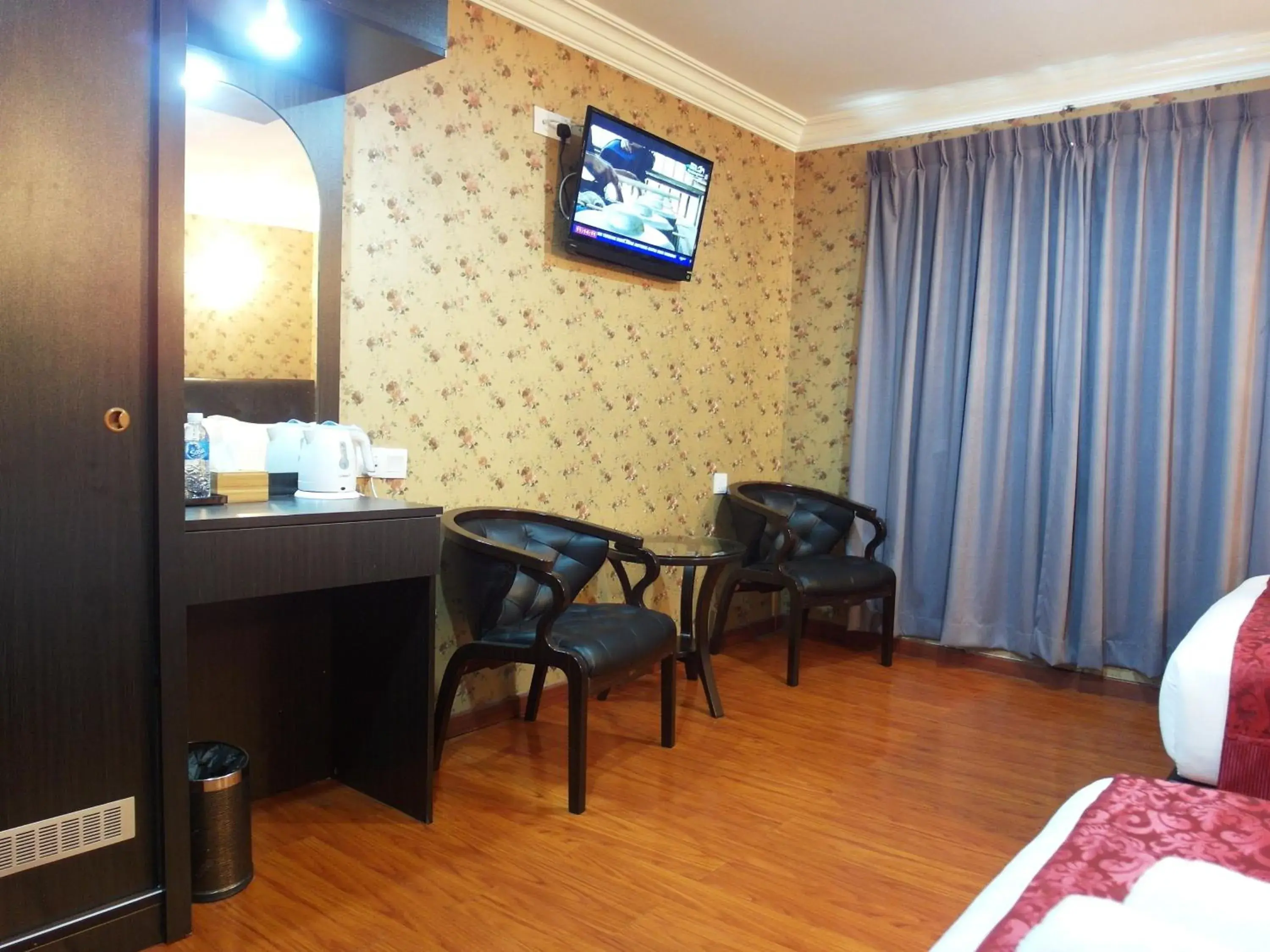 Bedroom, TV/Entertainment Center in Classic Kinabalu Hotel
