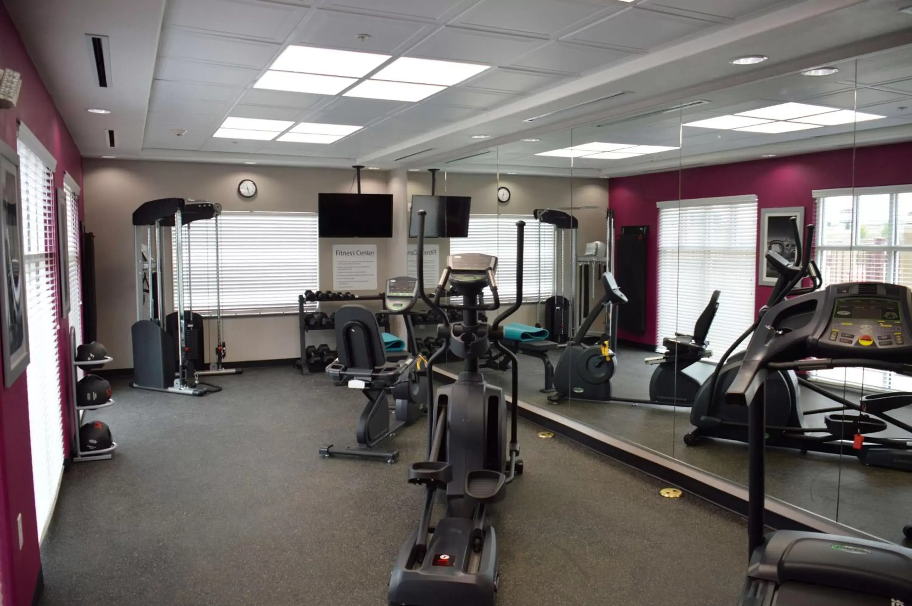 Fitness centre/facilities, Fitness Center/Facilities in Best Western Plus Dilley Inn & Suites