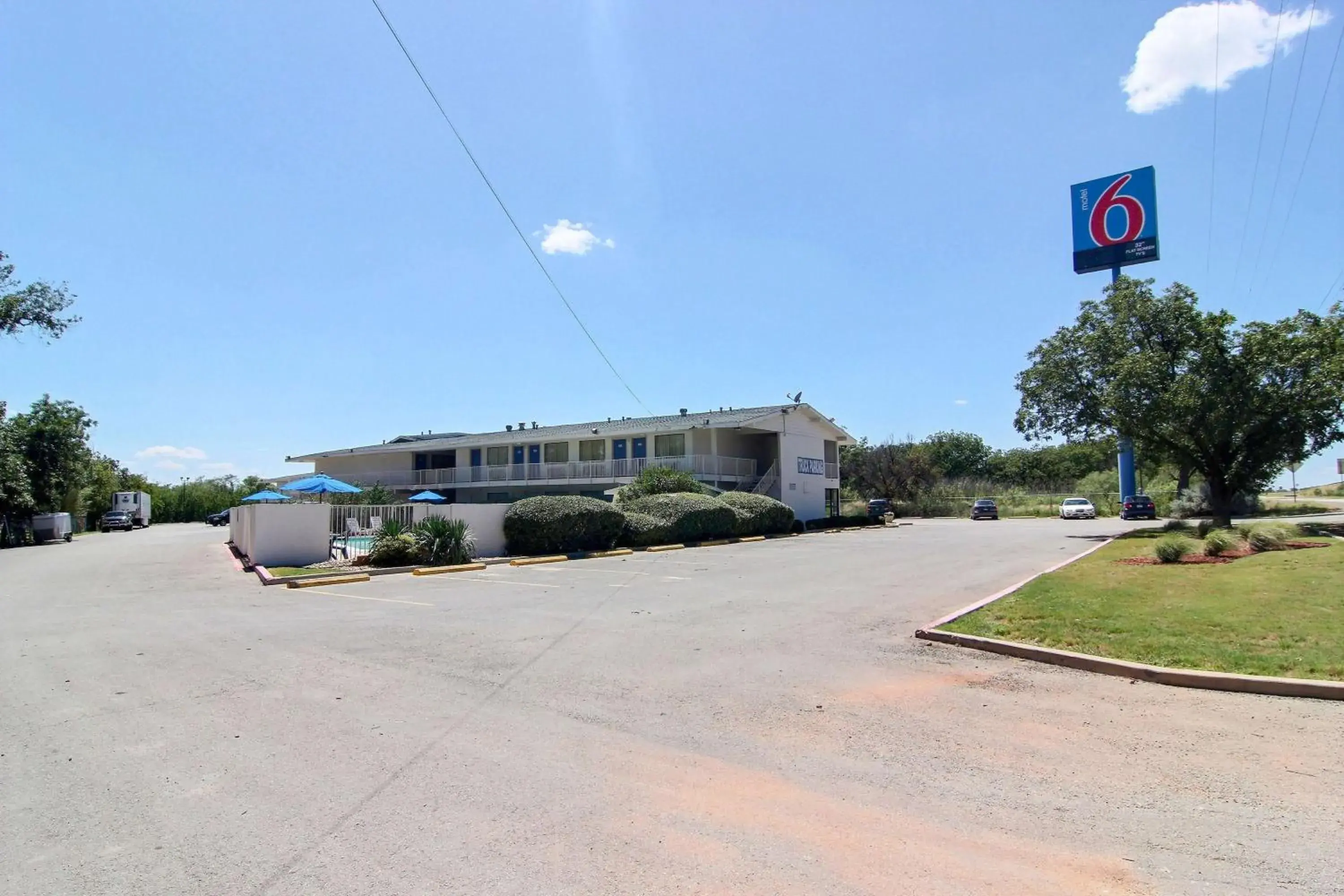 Property Building in Motel 6-Abilene, TX