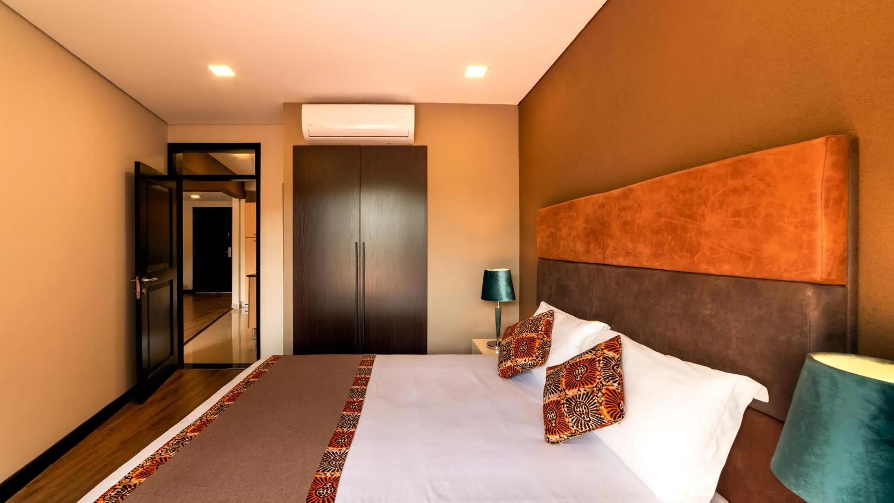 Bedroom, Bed in Kabira Country Club