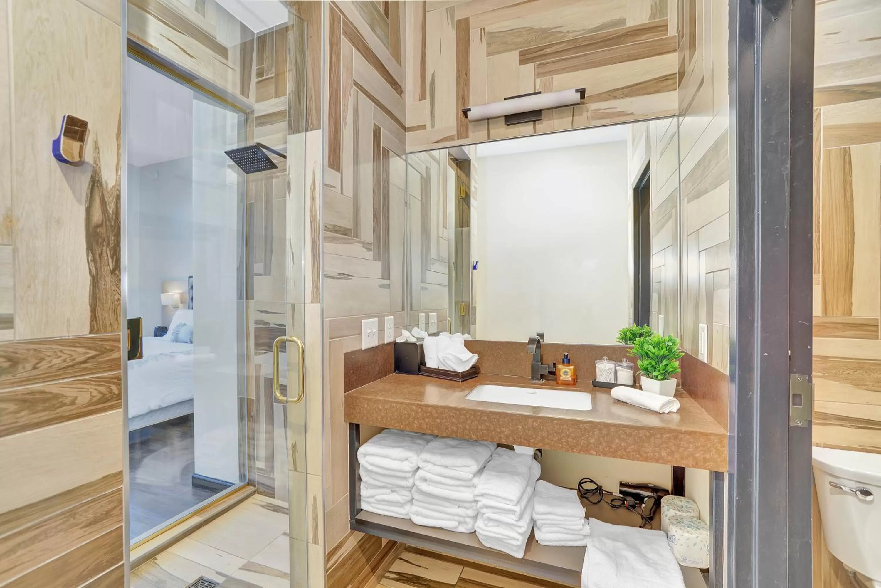 Bathroom in Good Hotels Downtown Denver