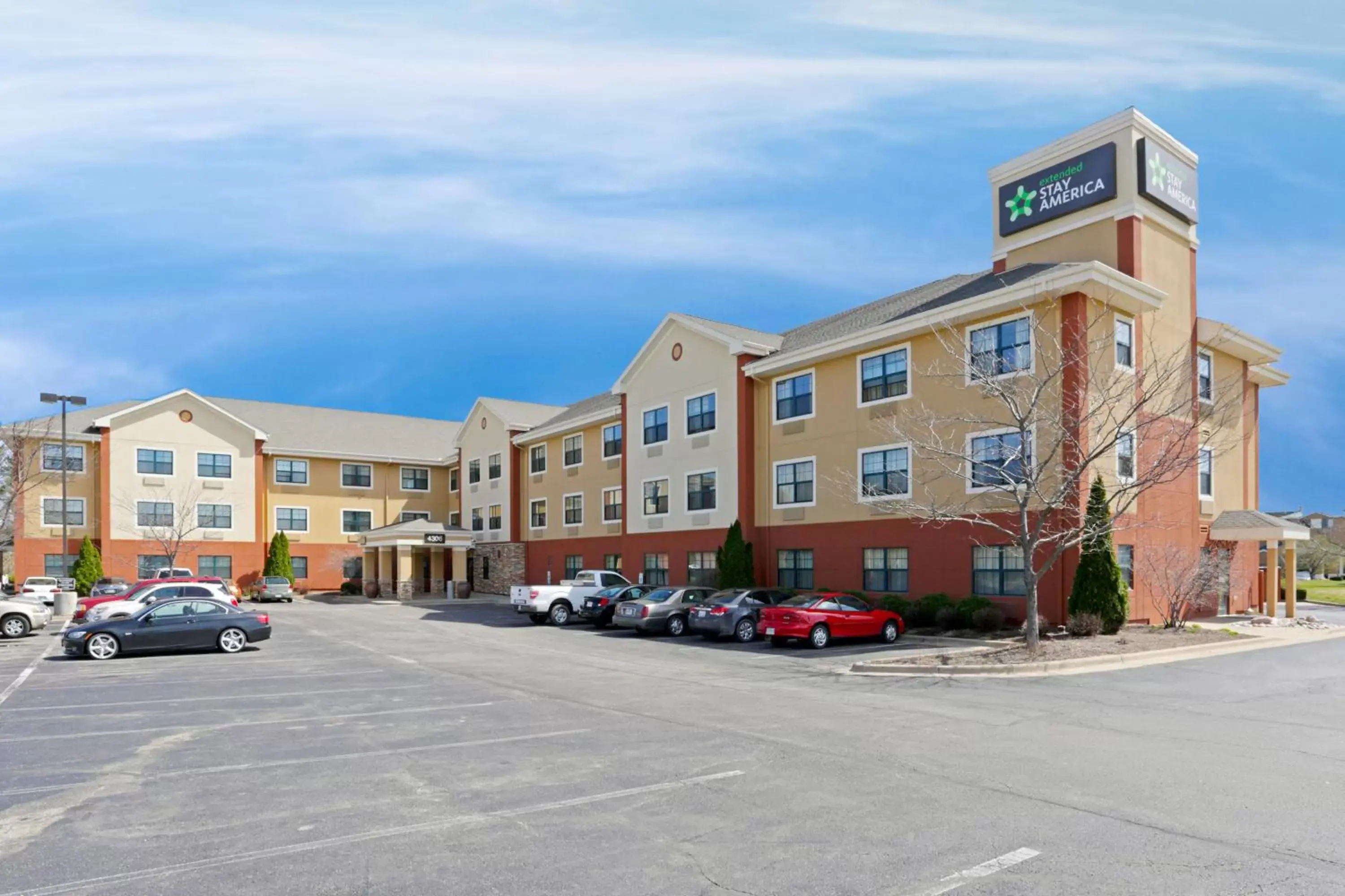 Property building in Extended Stay America Suites - Peoria - North