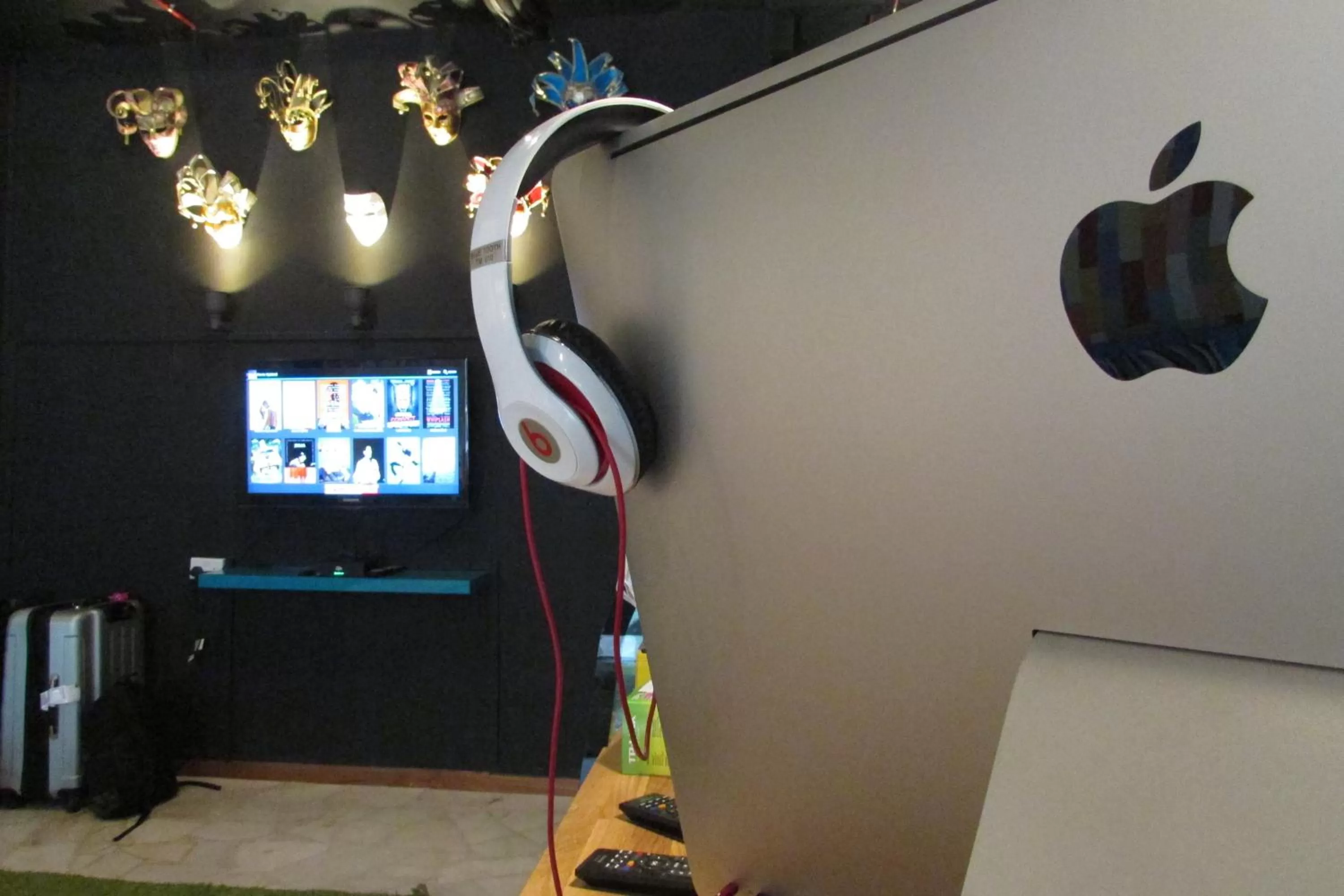 TV and multimedia in The Bohemian