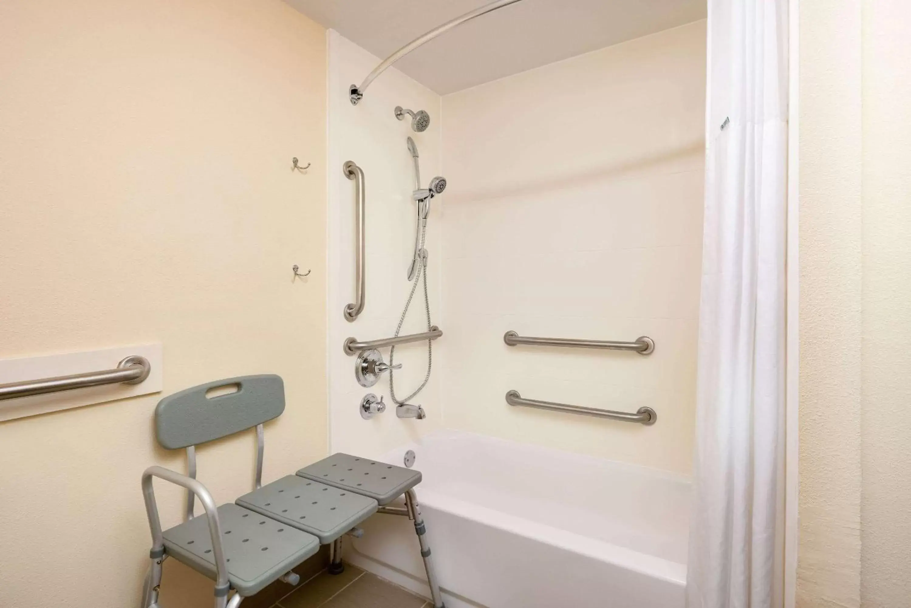 Bathroom in Days Inn by Wyndham Murphy Bathroom in Days Inn by Wyndham Murphy