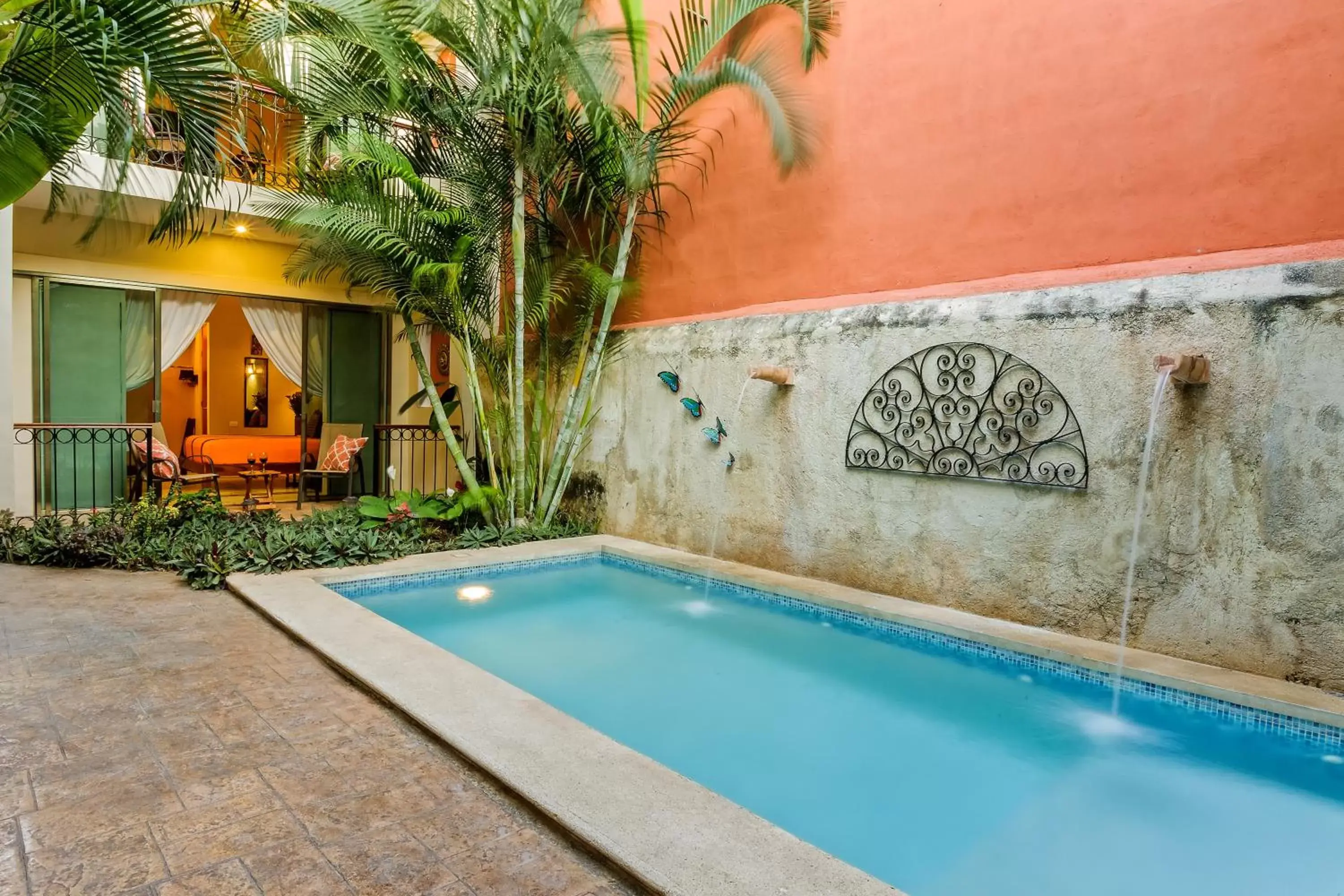 Patio, Swimming Pool in Casa Del Maya Bed & Breakfast