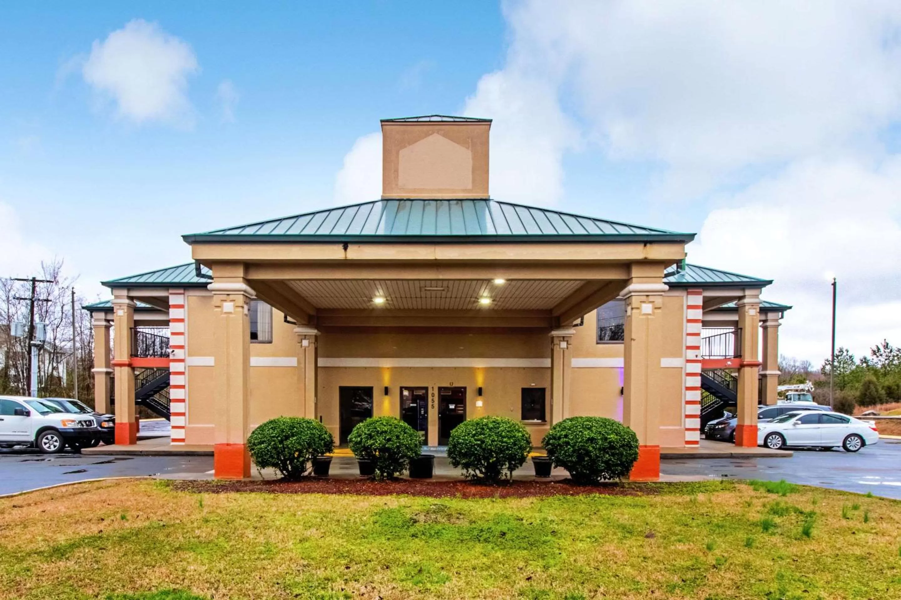 Property building in Quality Inn & Suites Dickson