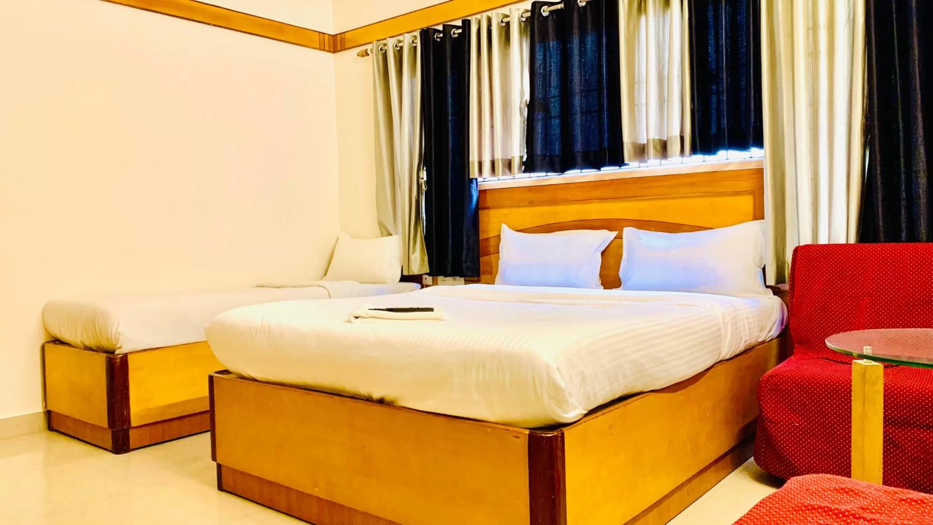 Bed in Half Moon Palace Chennai