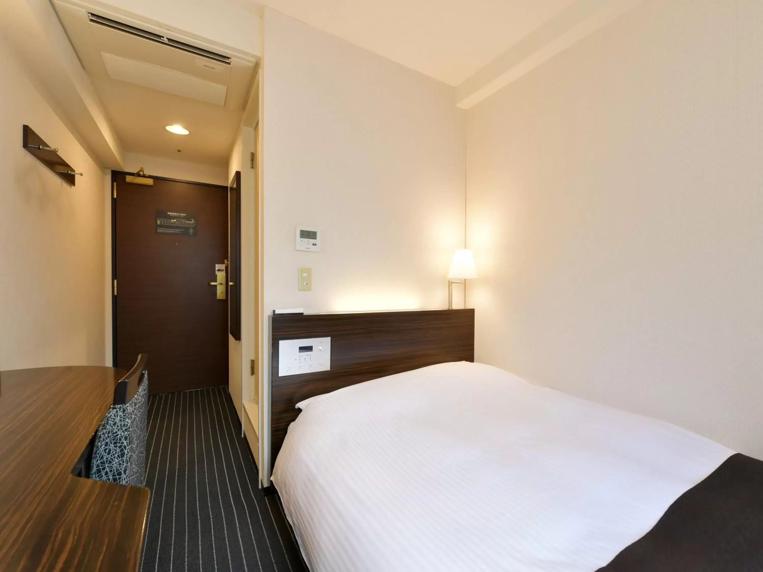 Photo of the whole room, Bed in APA Villa Hotel Nagoya Marunouchi Ekimae