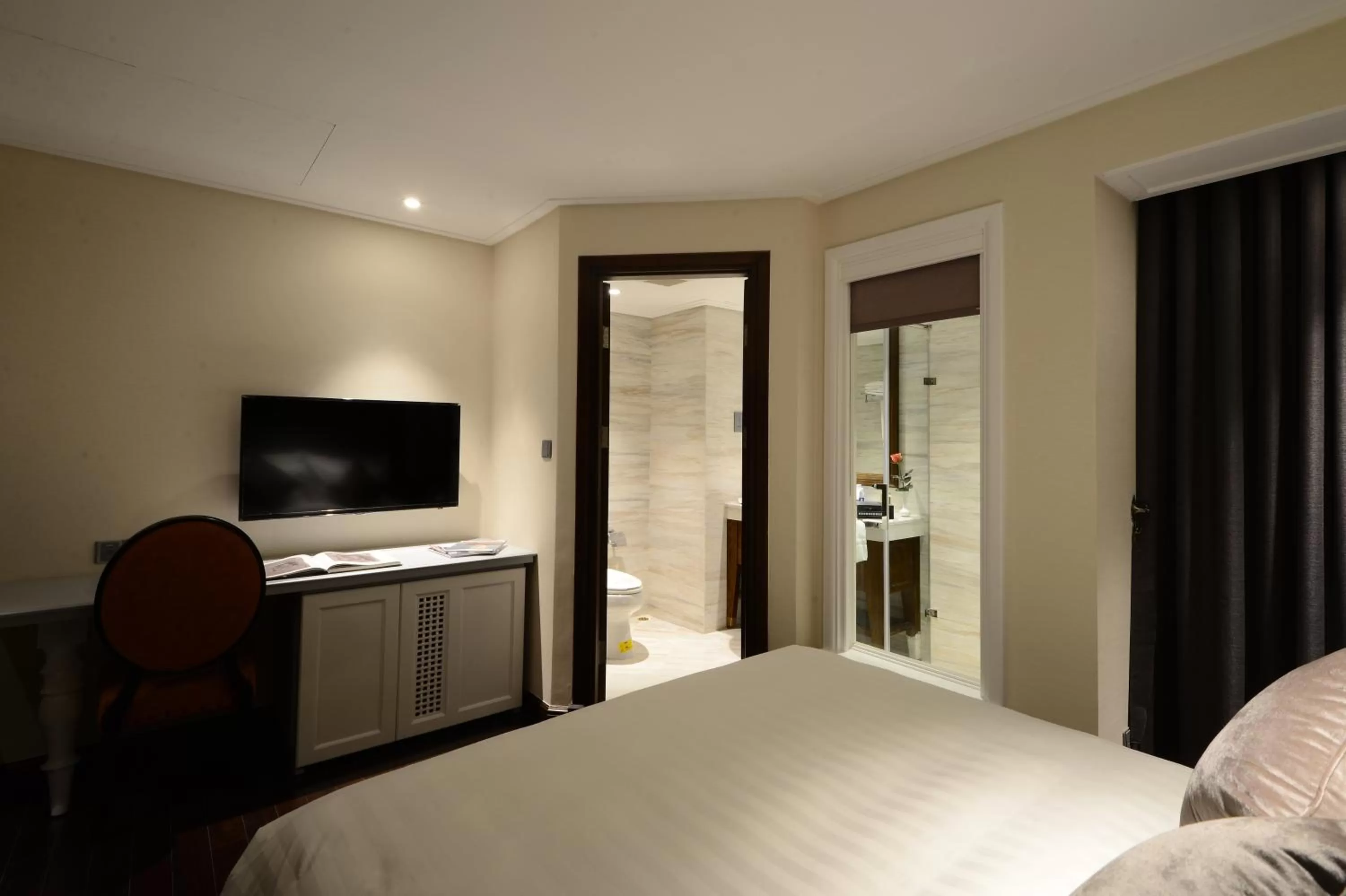 Decorative detail, Bed in The Chi Boutique Hotel