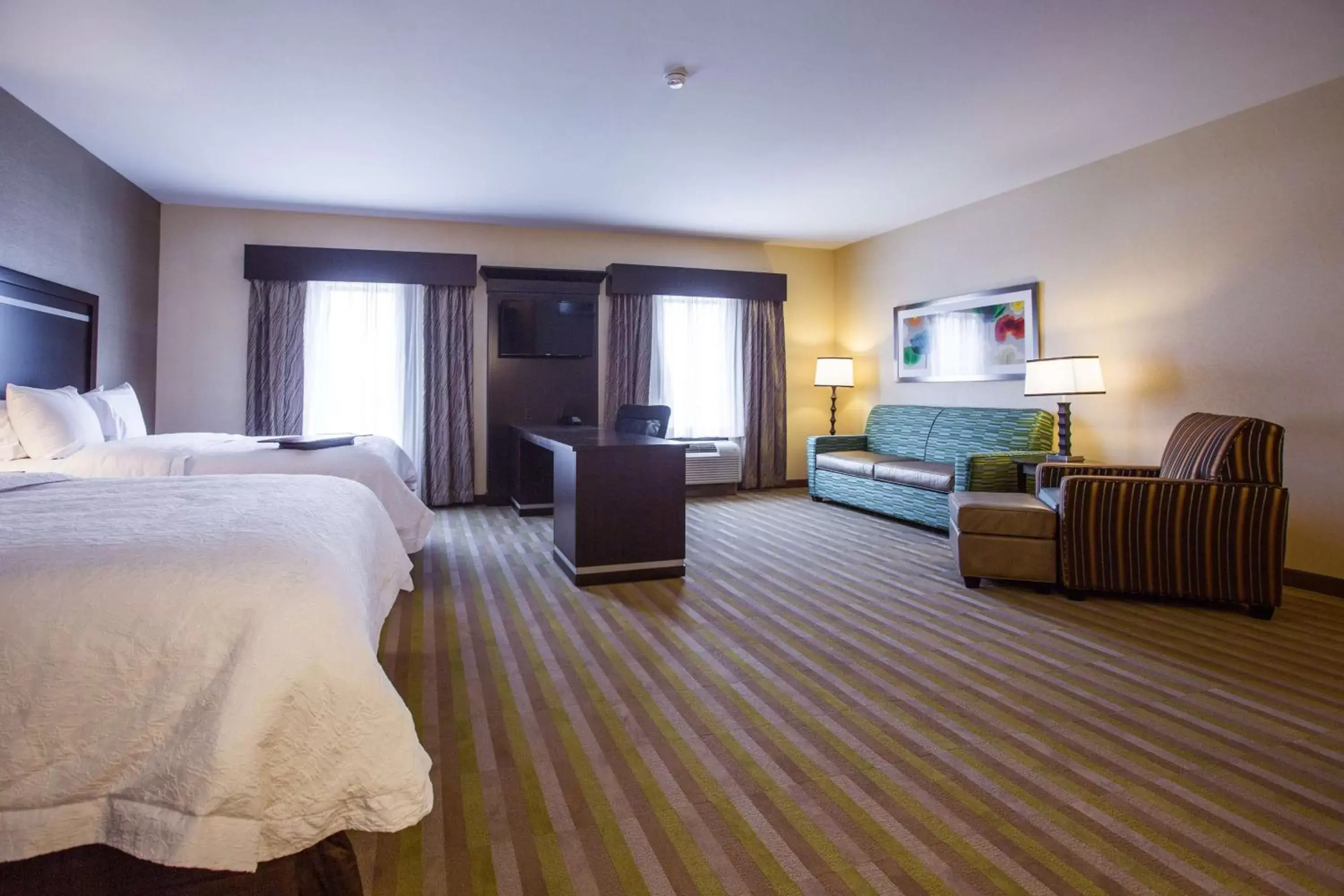 Bed in Hampton Inn & Suites Toledo/Westgate