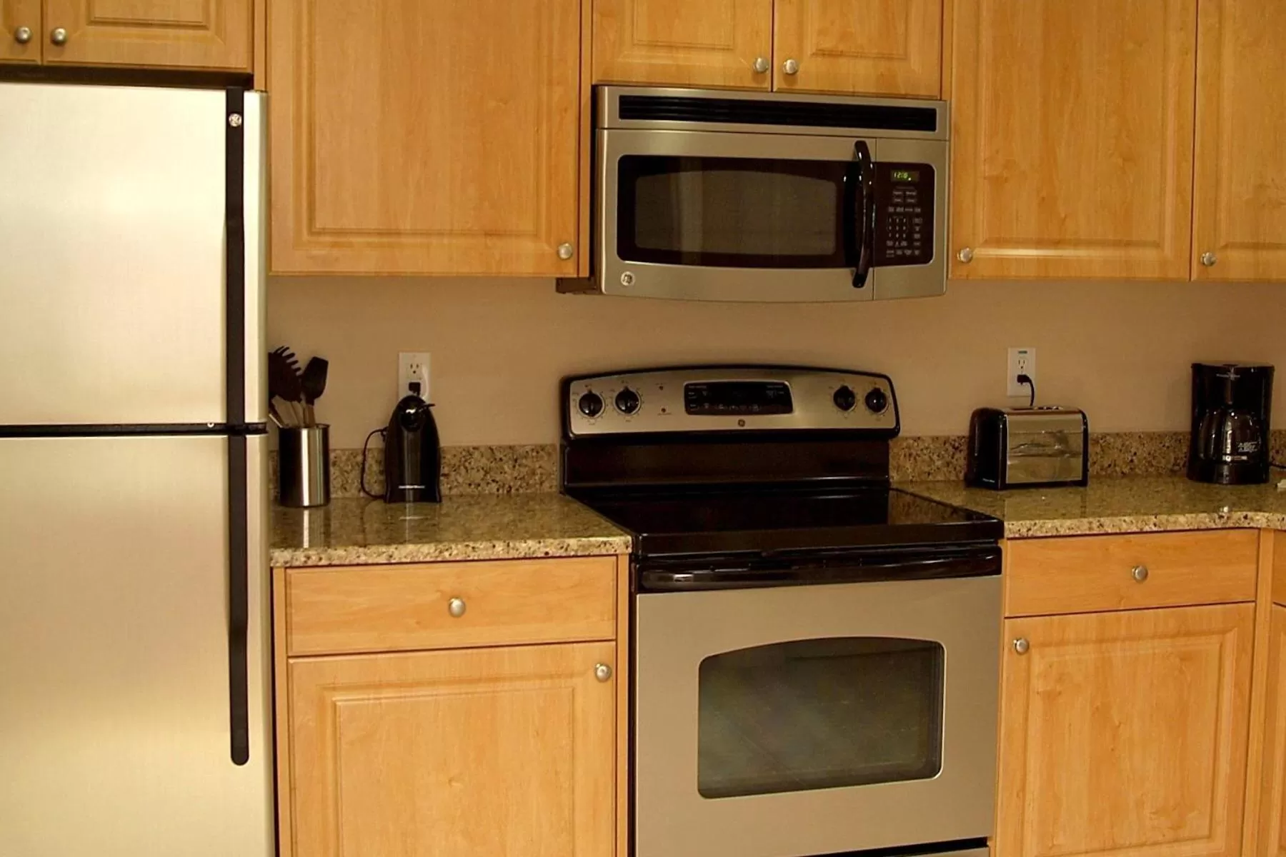 Kitchen or kitchenette in Crystal Palms Beach Resort