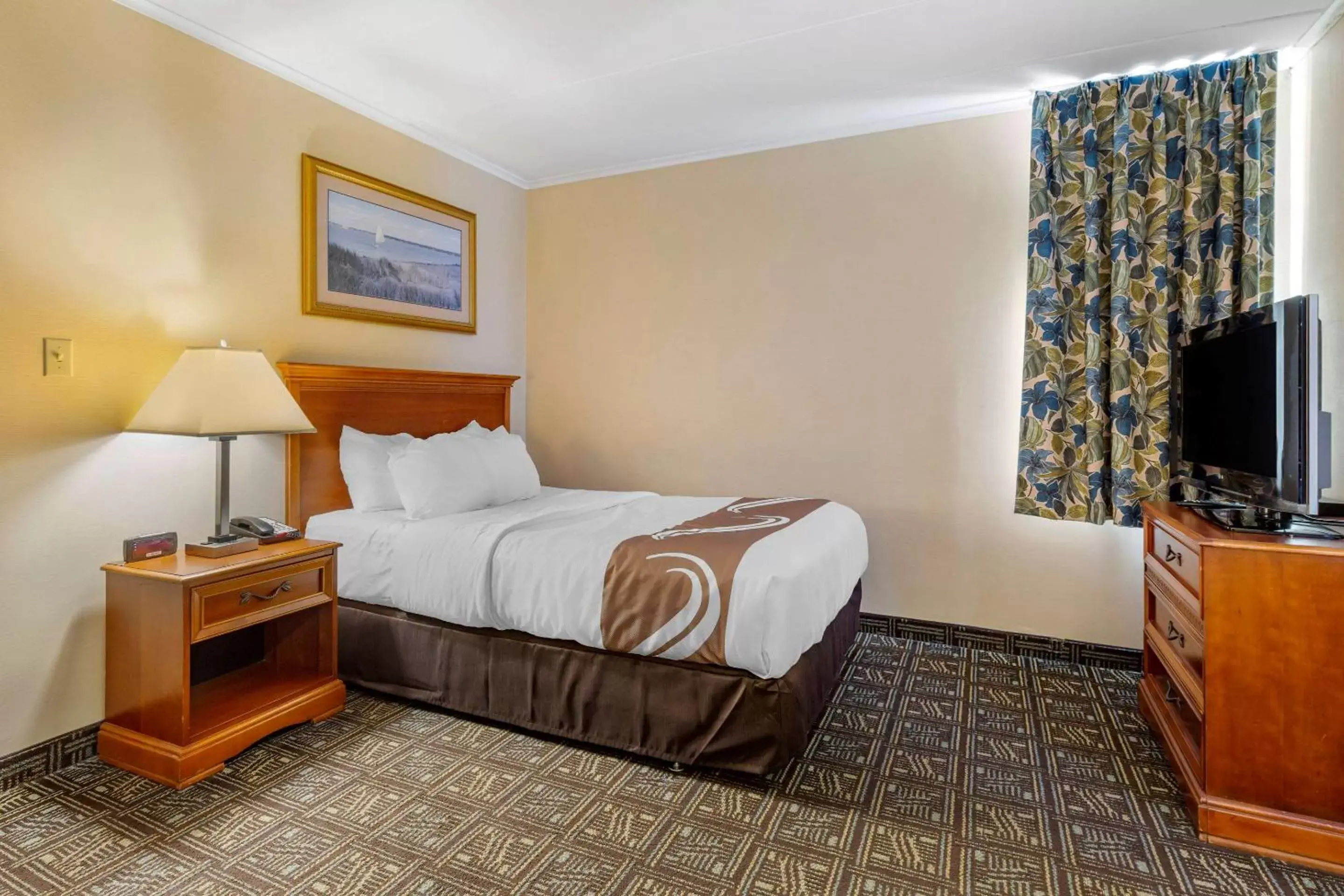 Photo of the whole room, Bed in Quality Inn Boardwalk