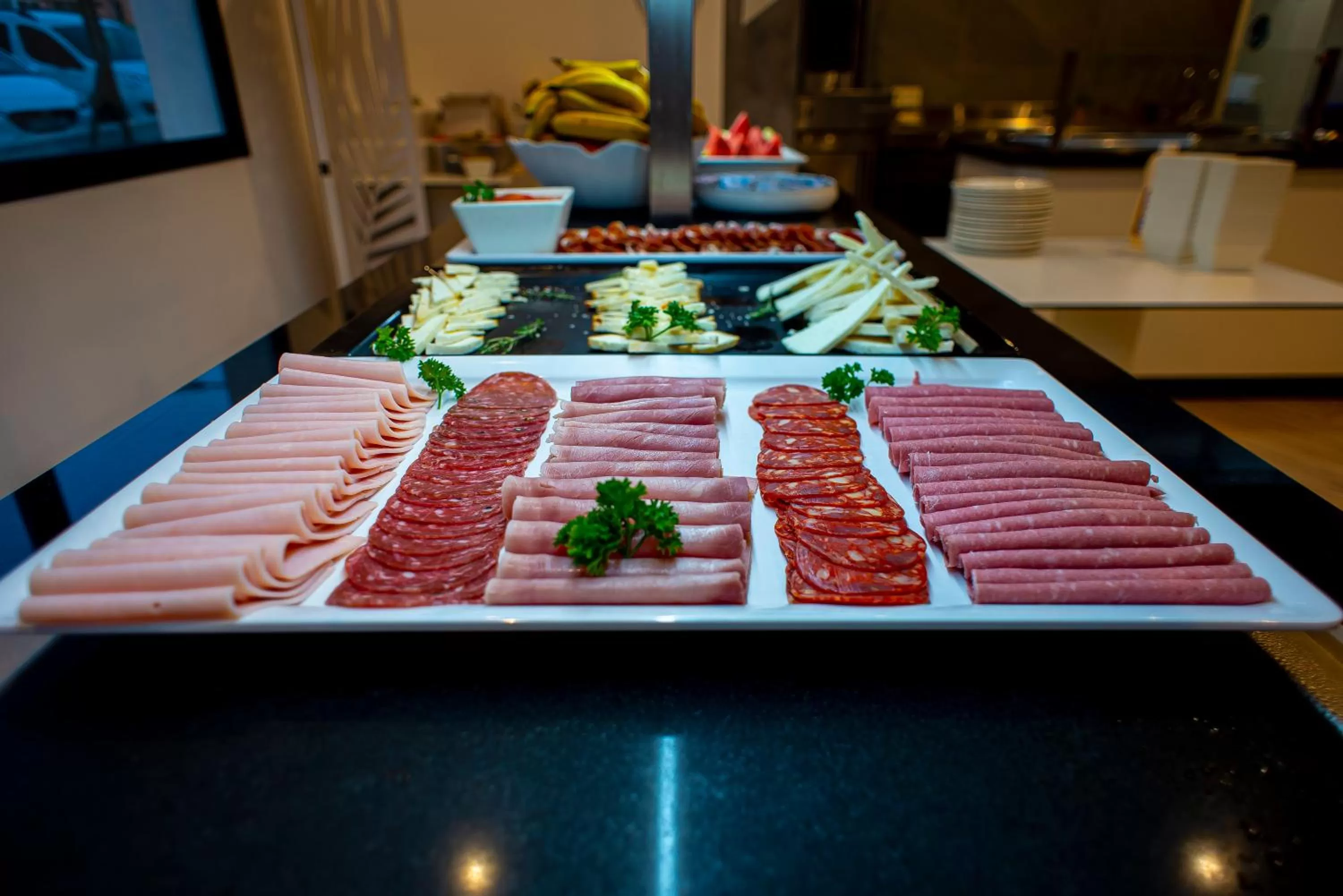 Restaurant/places to eat in Hotel Taimar