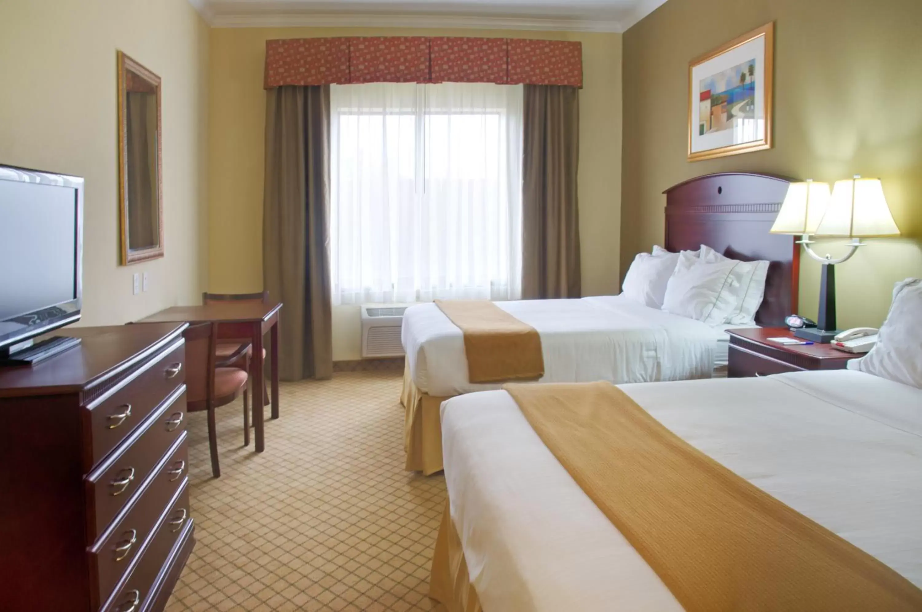 Photo of the whole room, Bed in Holiday Inn Express Hotel & Suites Winnie, an IHG Hotel