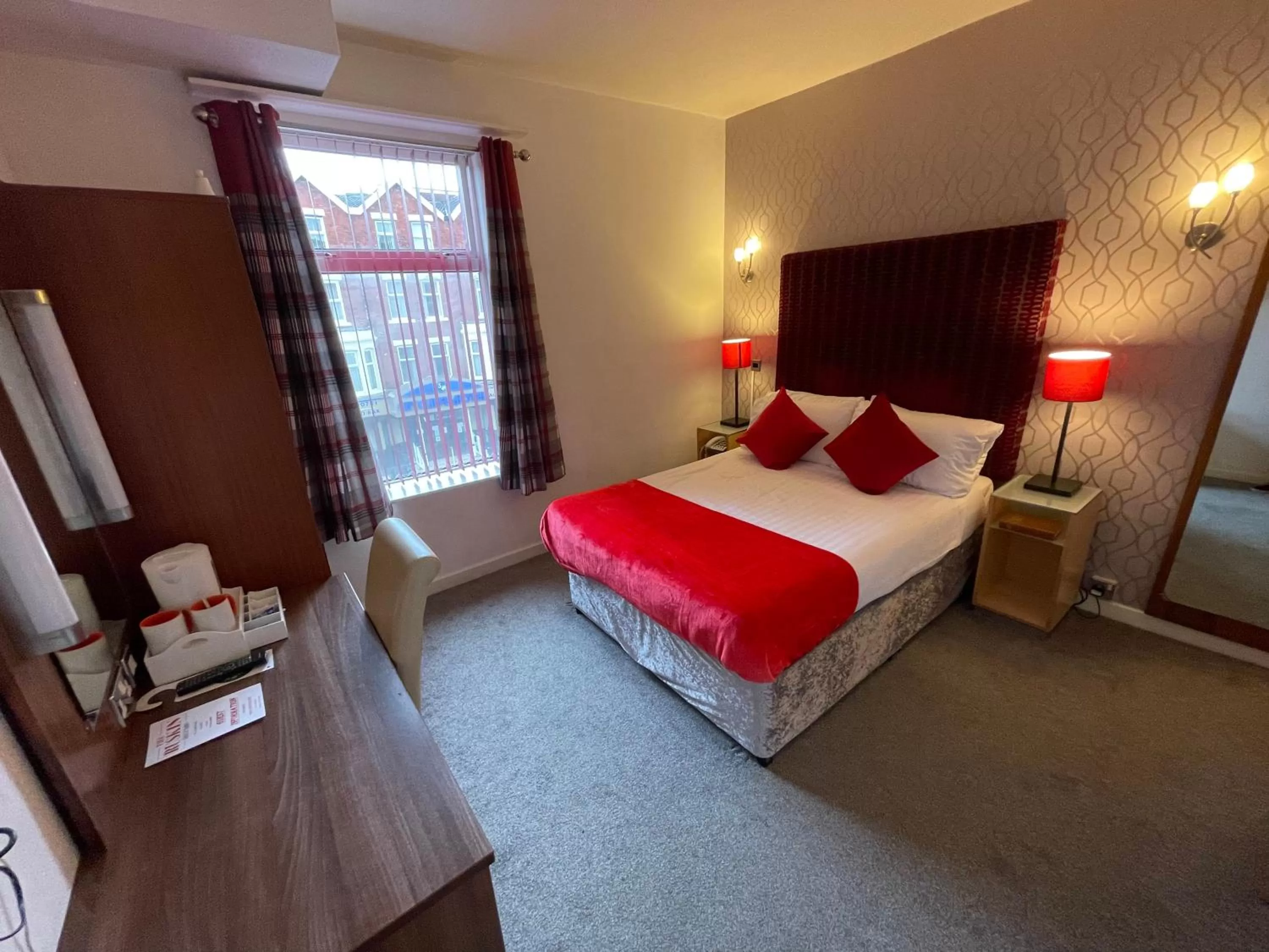 Bedroom, Bed in Ruskin Hotel