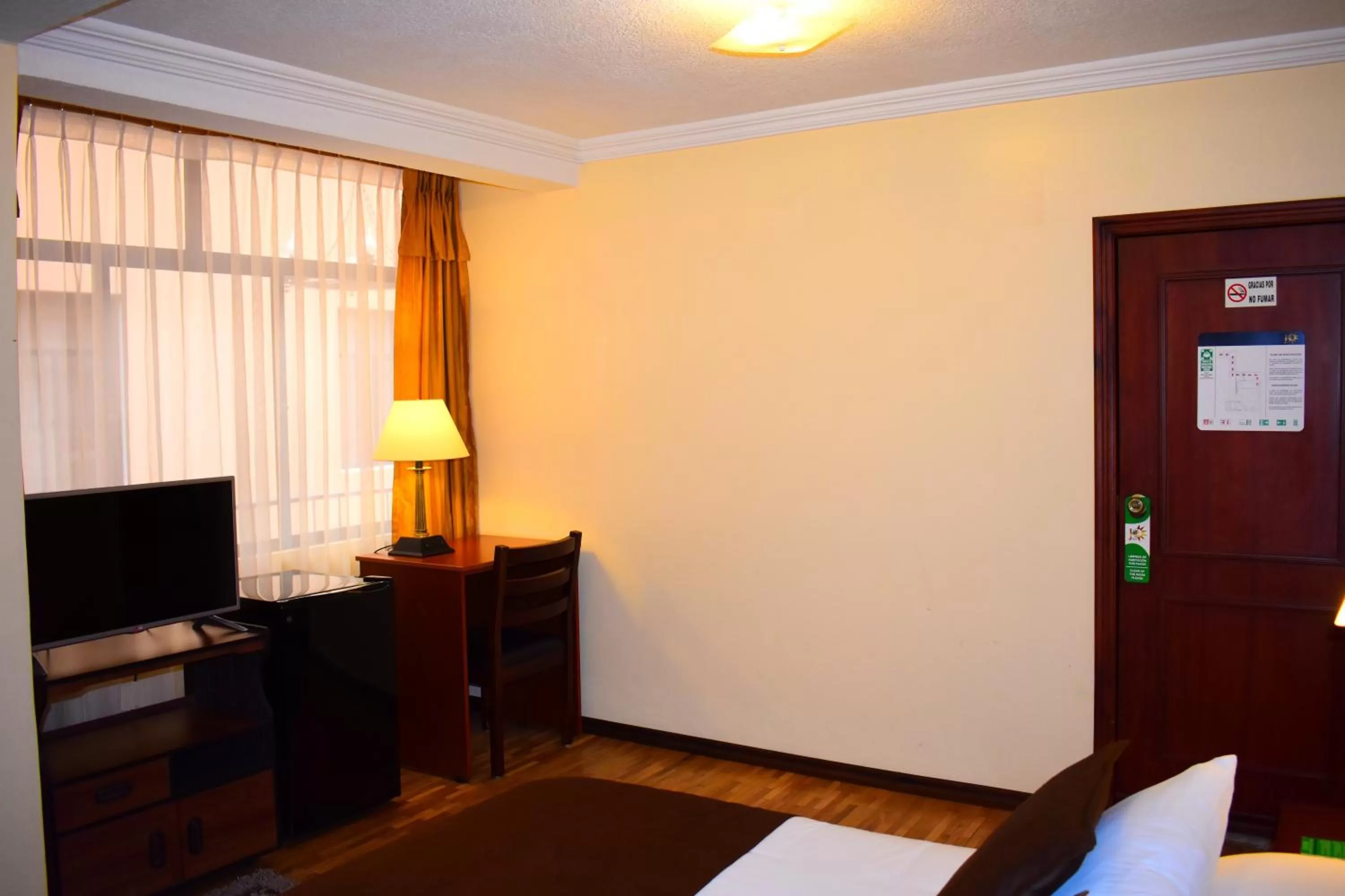 Living room, Bed in Hotel Endamo