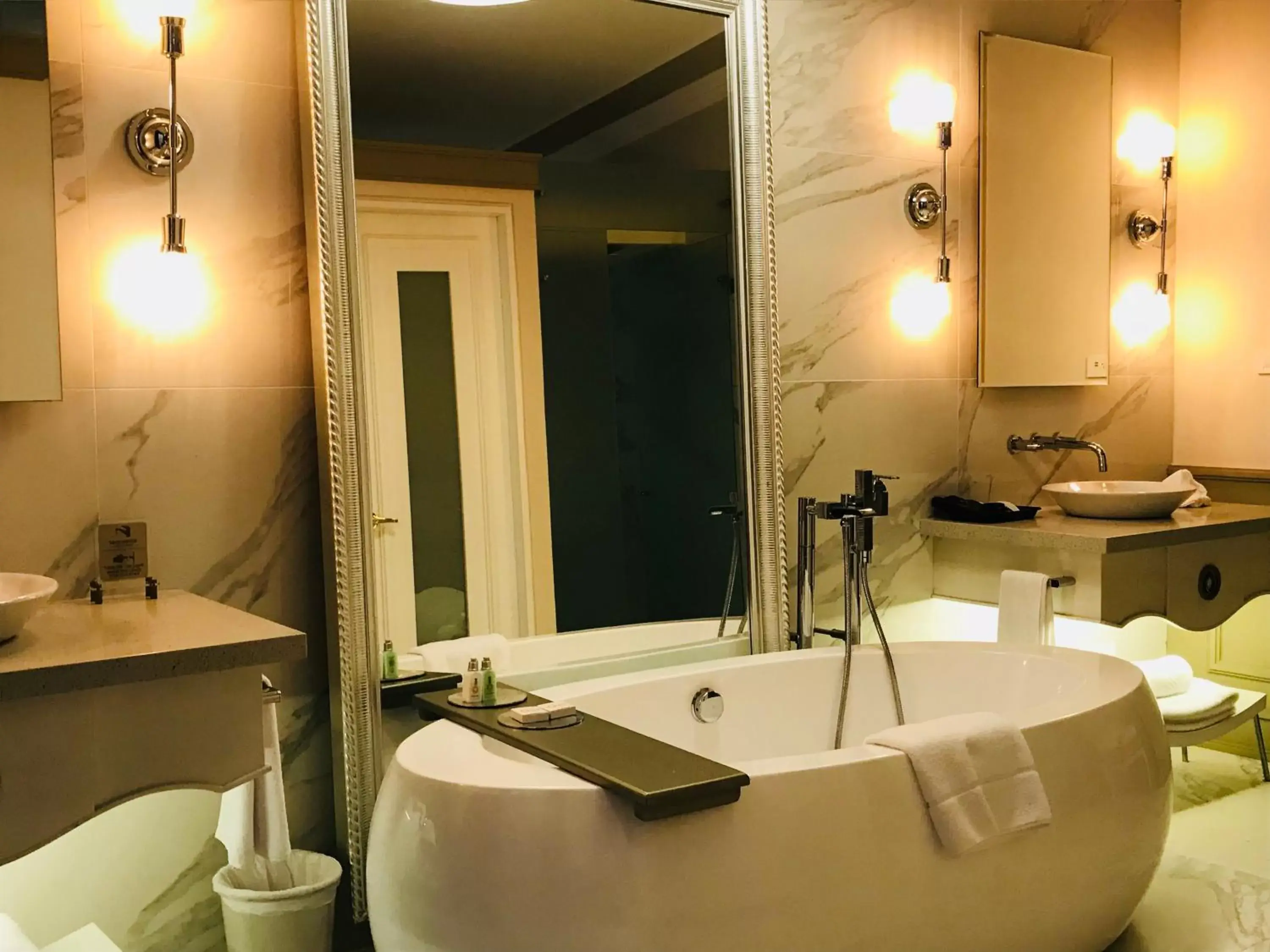 Bathroom in Illa Experience Hotel