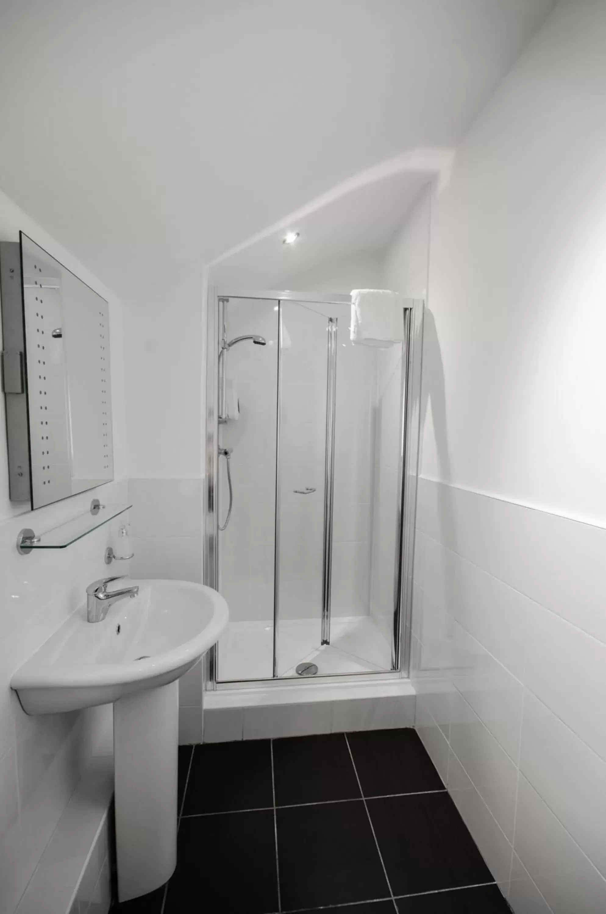 Bathroom in Argyll Western Hotel