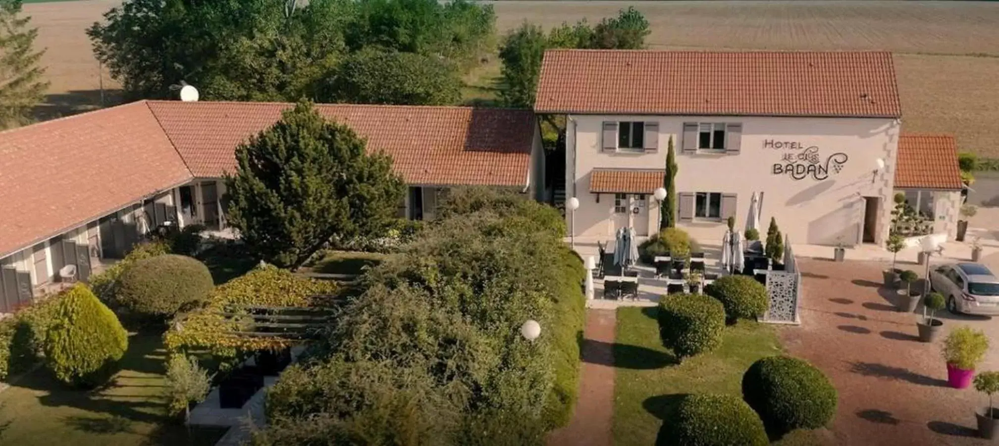 Property building, Bird's-eye View in Hôtel Le Clos Badan