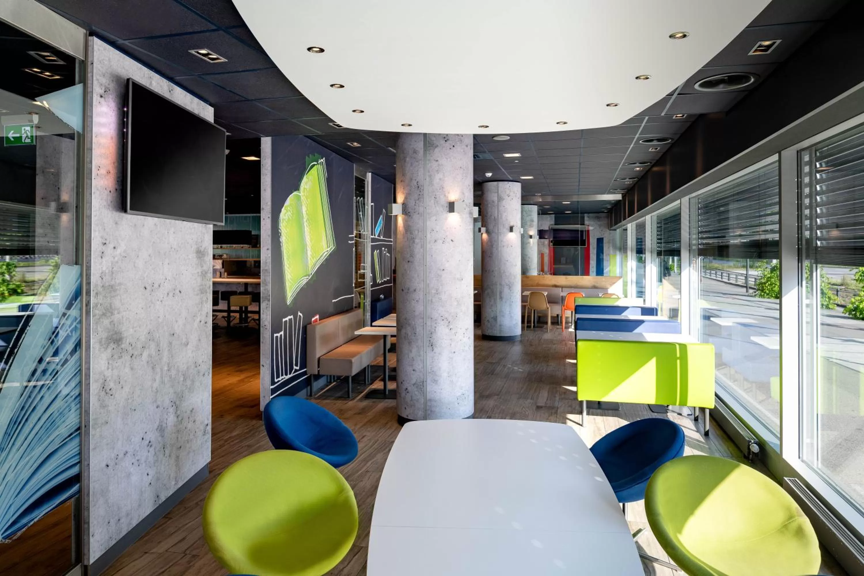 Lobby or reception in ibis budget Zurich City West