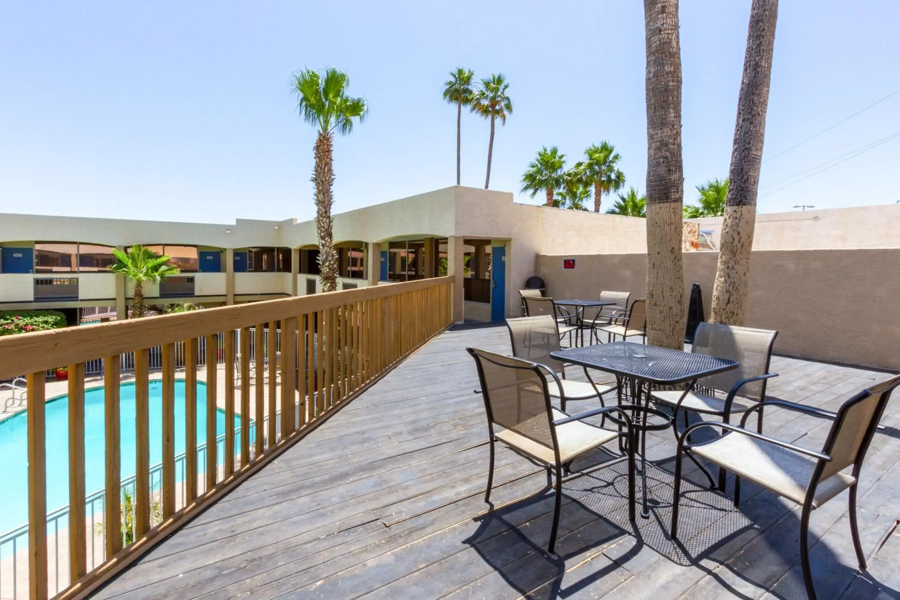 Swimming pool, Patio/Outdoor Area in Motel 6 Glendale AZ