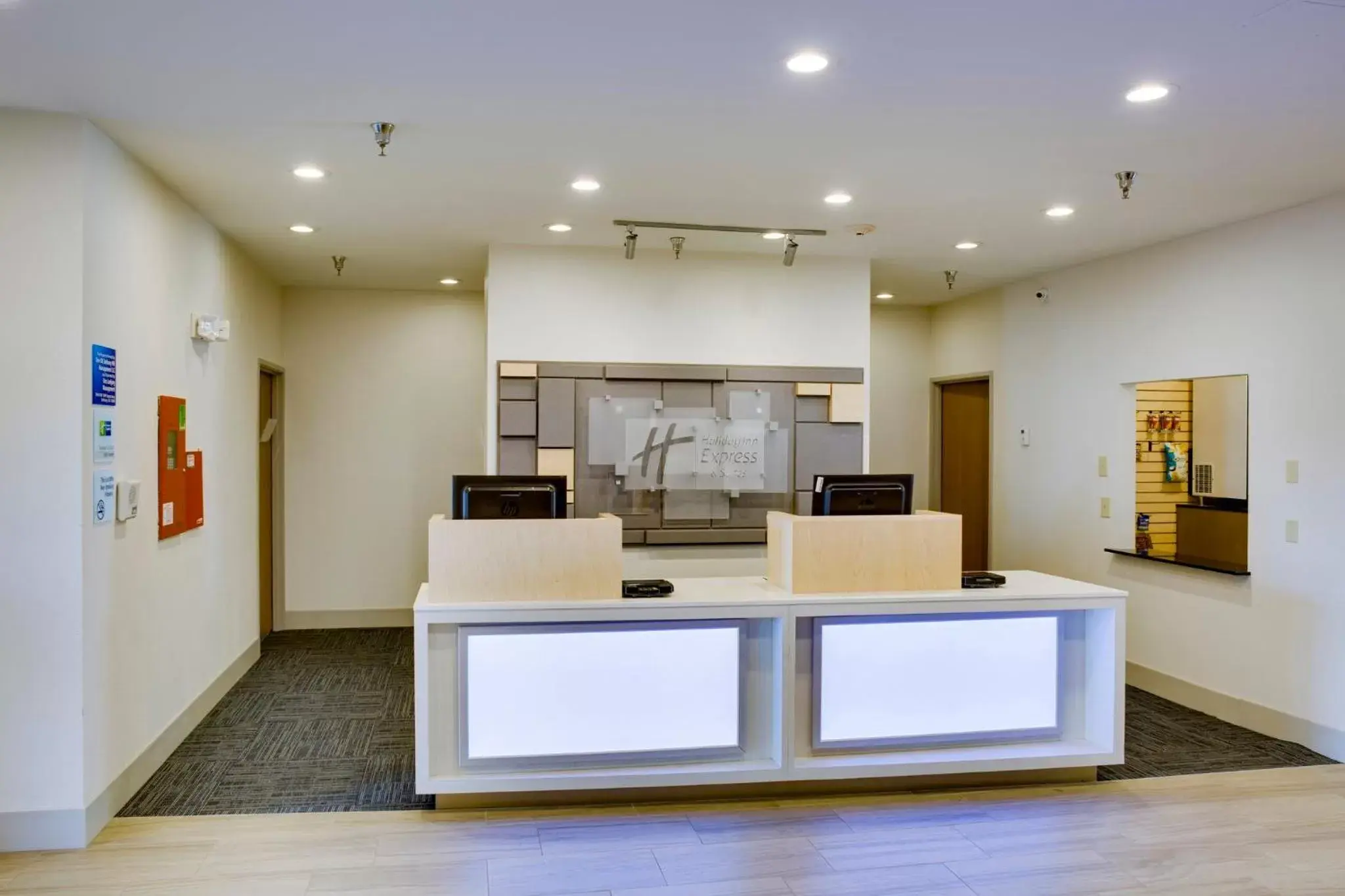 Lobby or reception, Lobby/Reception in Holiday Inn Express Hotel & Suites Oklahoma City-Bethany, an IHG Hotel