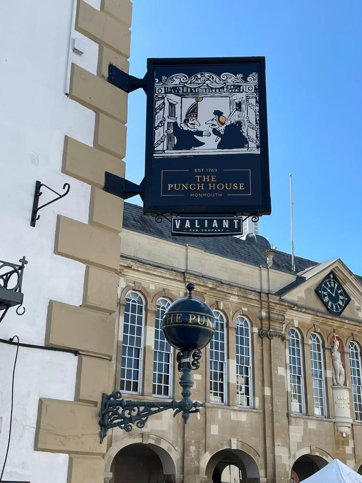 Logo/Certificate/Sign in Punch House Monmouth