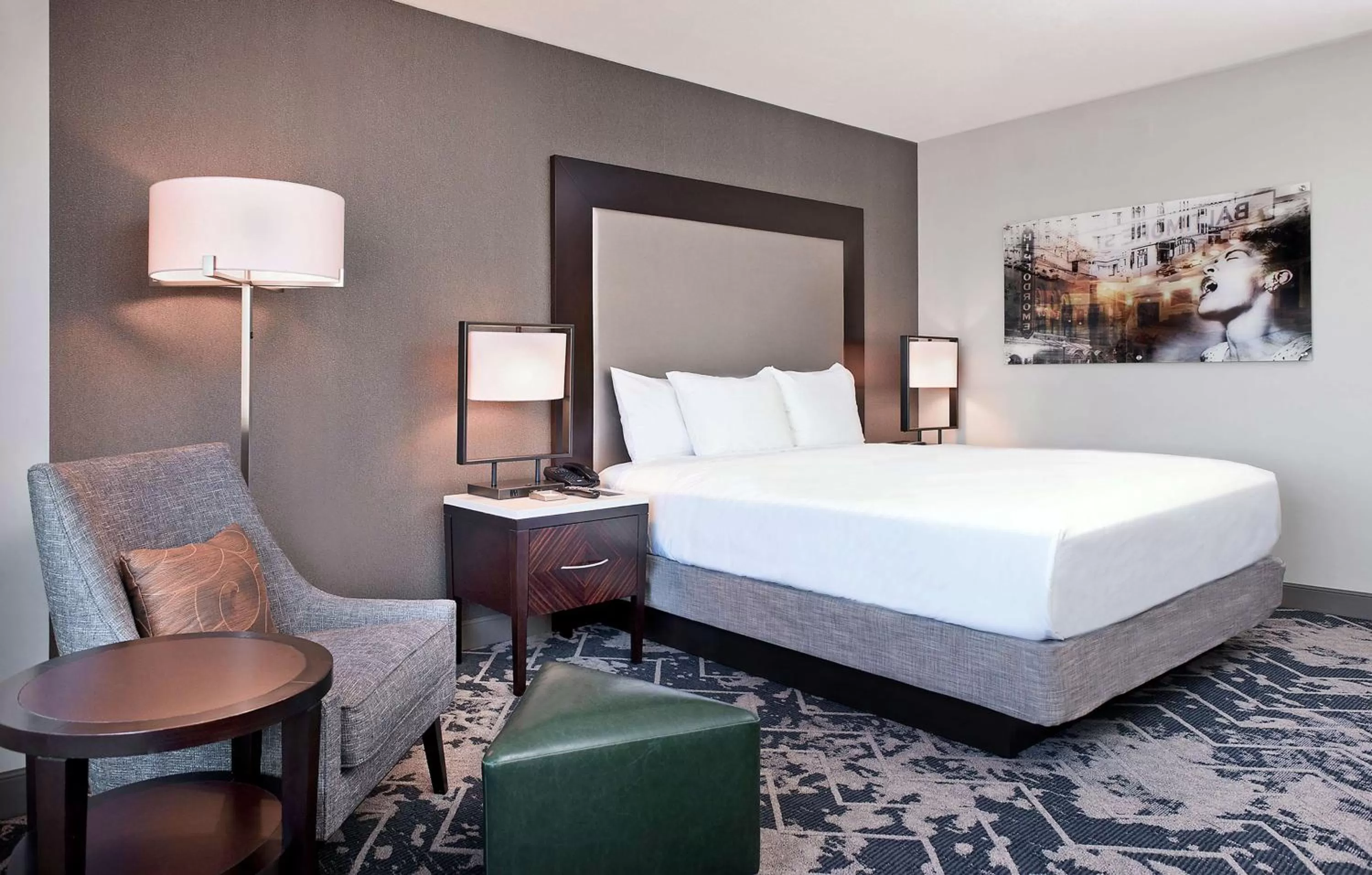 Bed in Hilton Baltimore Inner Harbor