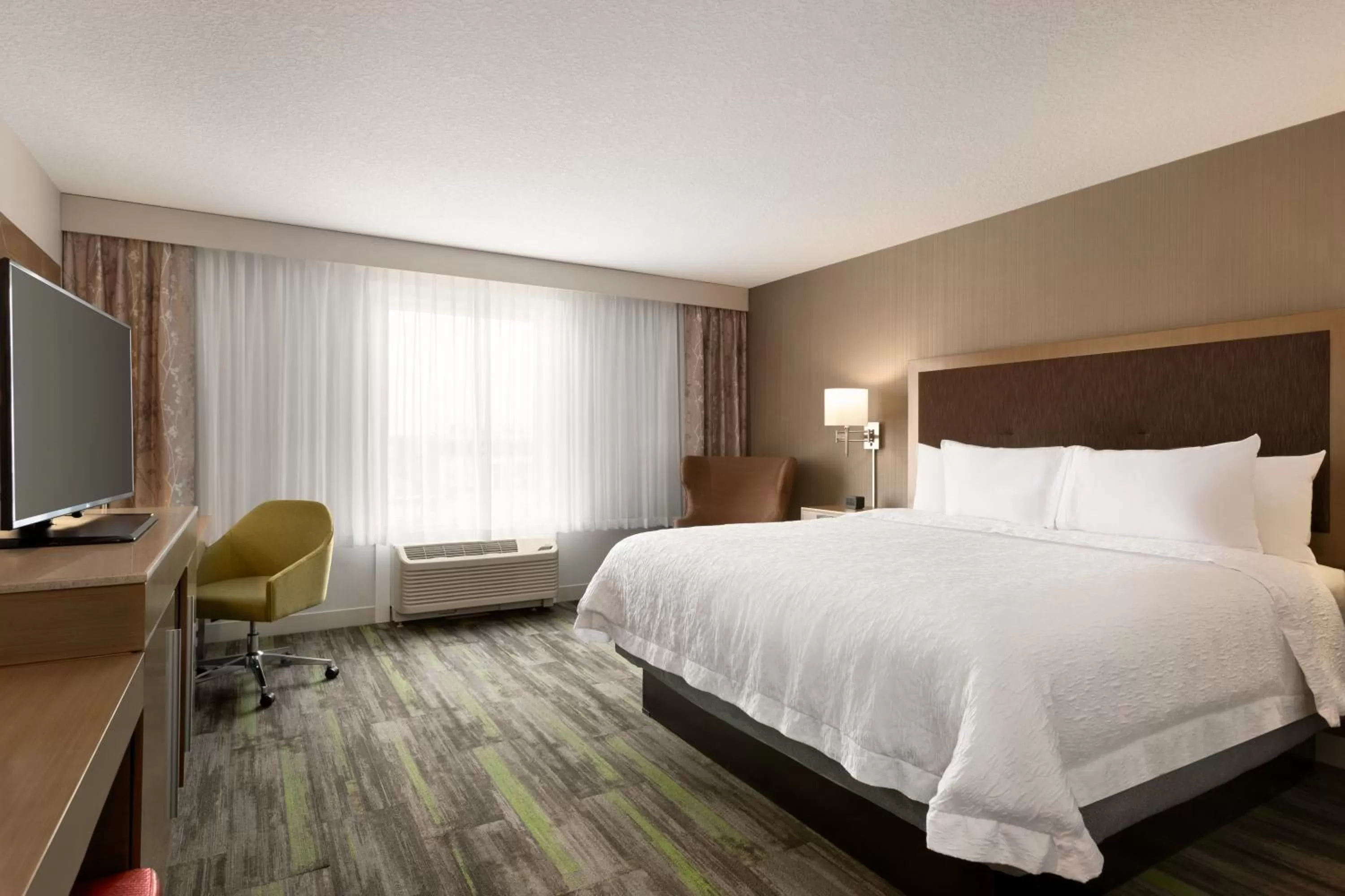 Bedroom, Bed in Ramada by Wyndham St Paul AB