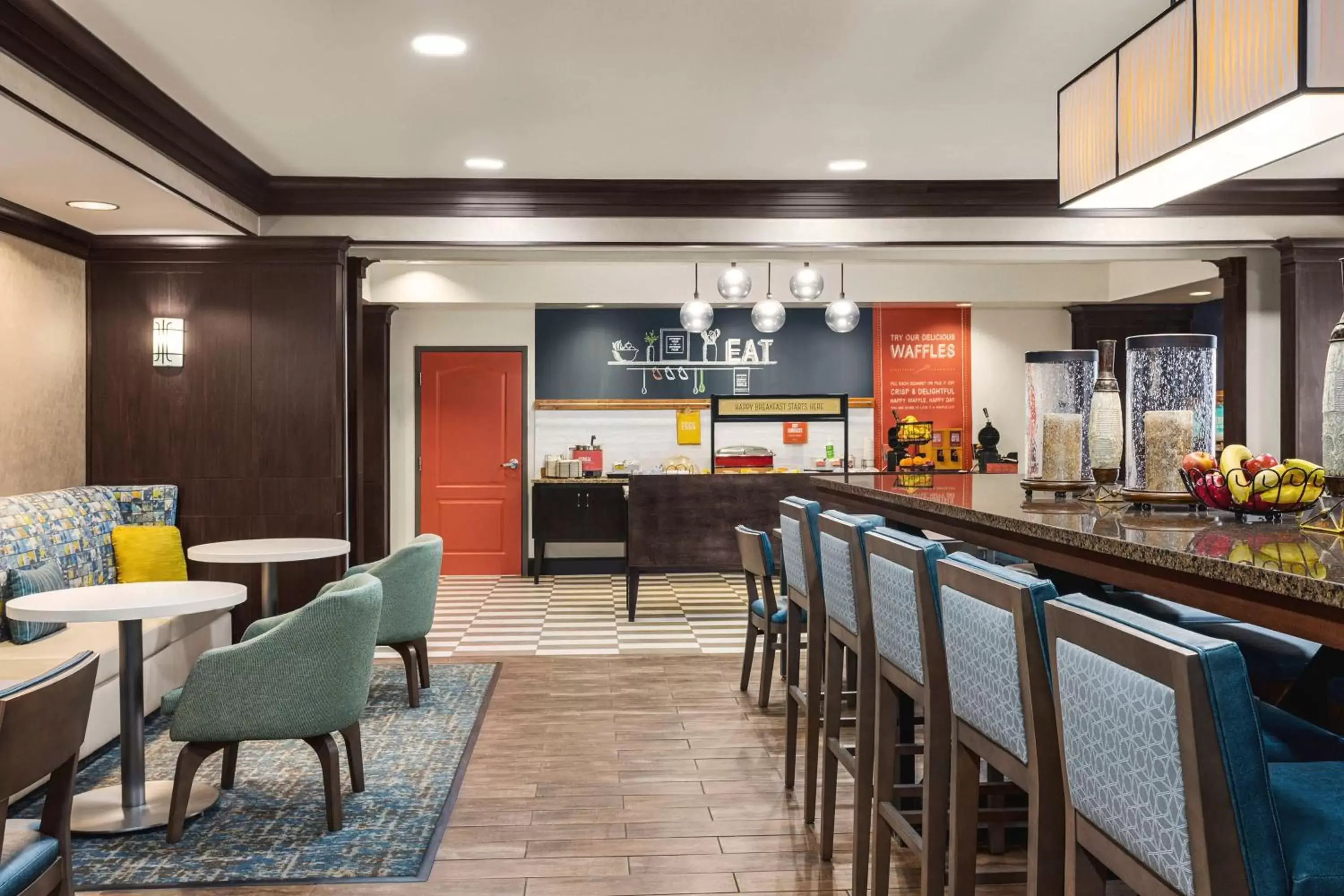 Breakfast, Lounge/Bar in Hampton Inn New Albany