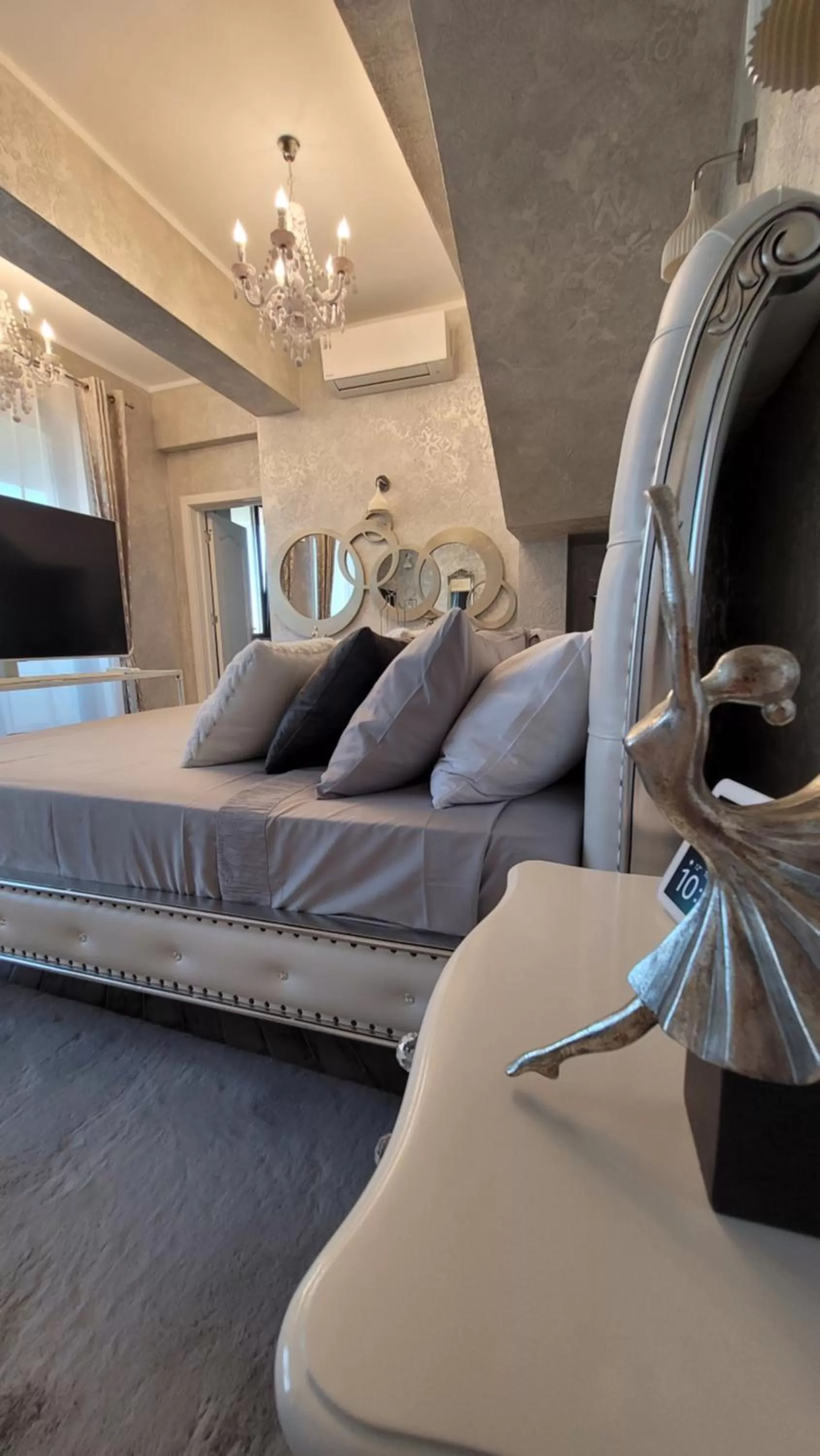 Photo of the whole room in Terrace Suites Iasi