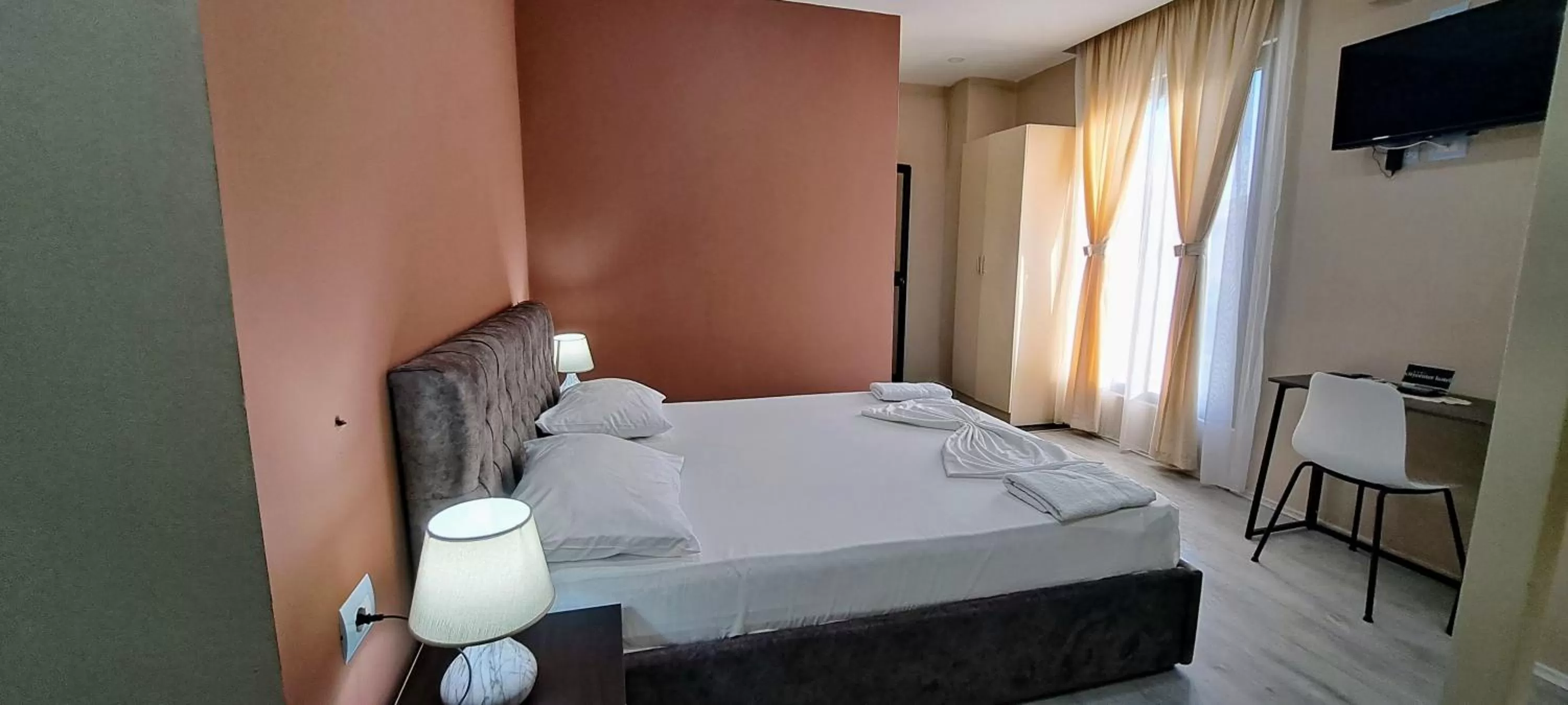 Bed in CityCenterHotel Shkoder