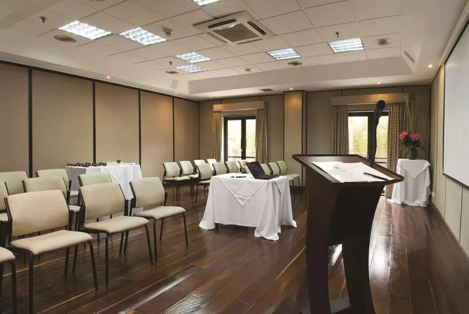 Meeting/conference room in Embassy Suites by Hilton Bogotá - Rosales