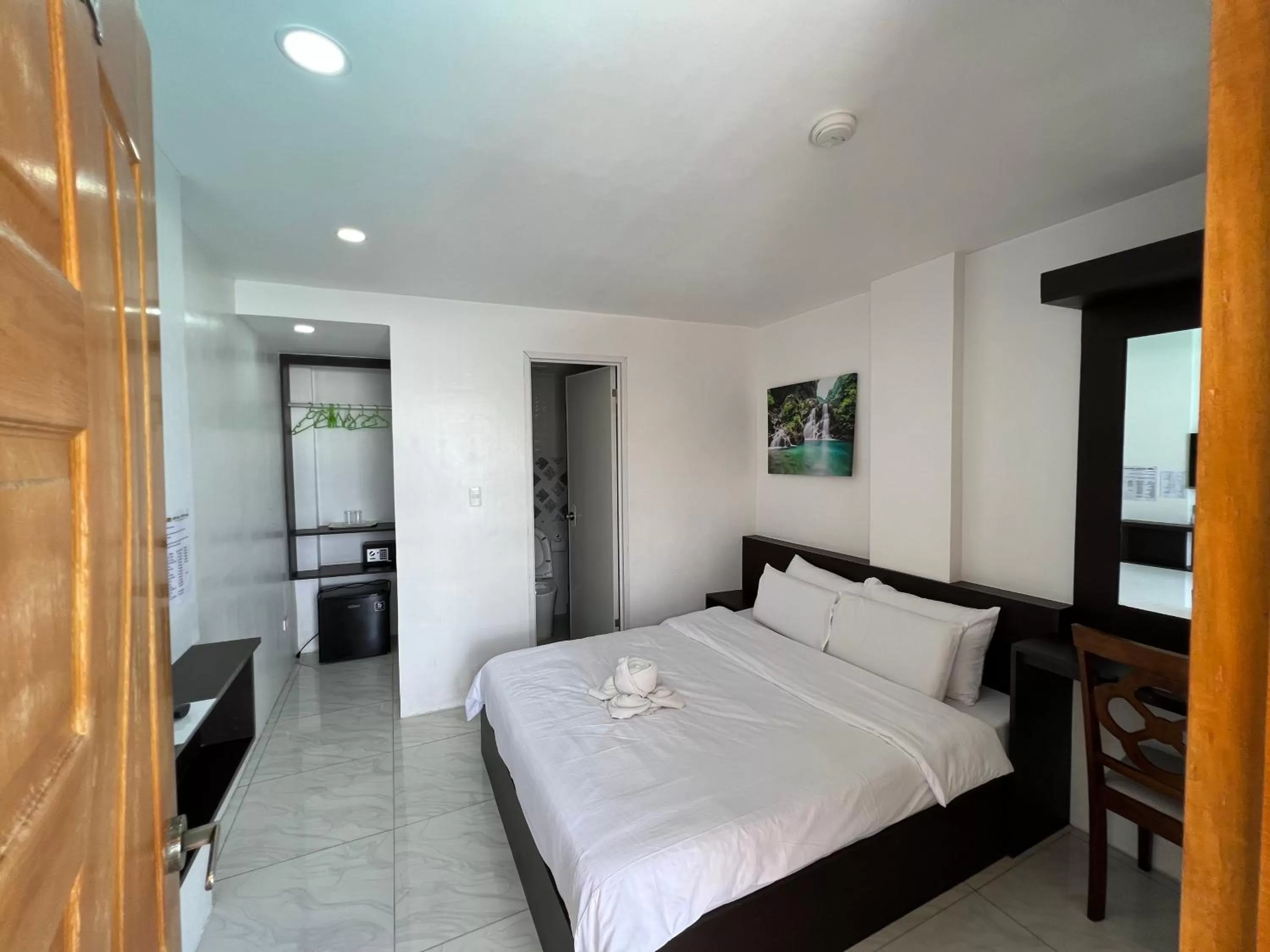 Photo of the whole room, Bed in Ging-Ging Hotel And Resort