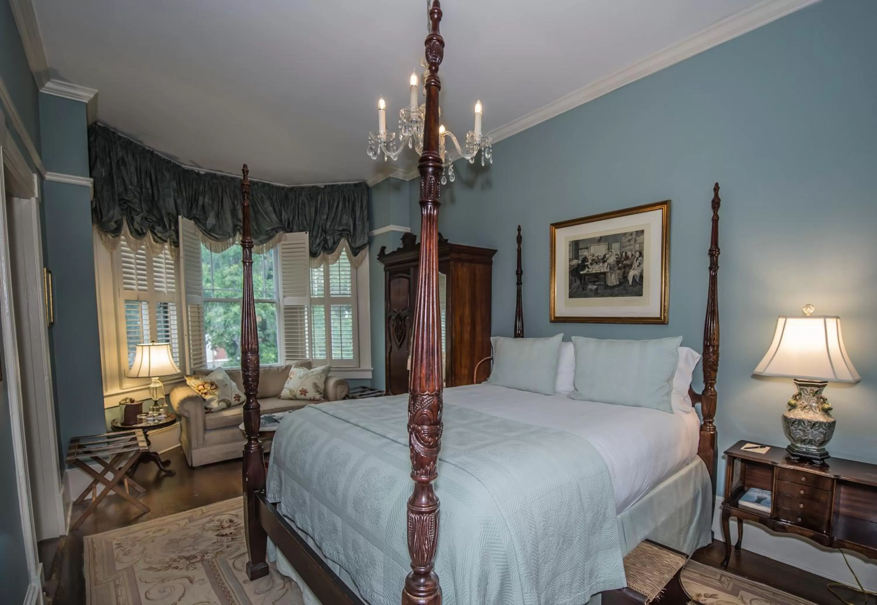 Bed in Ballastone Inn