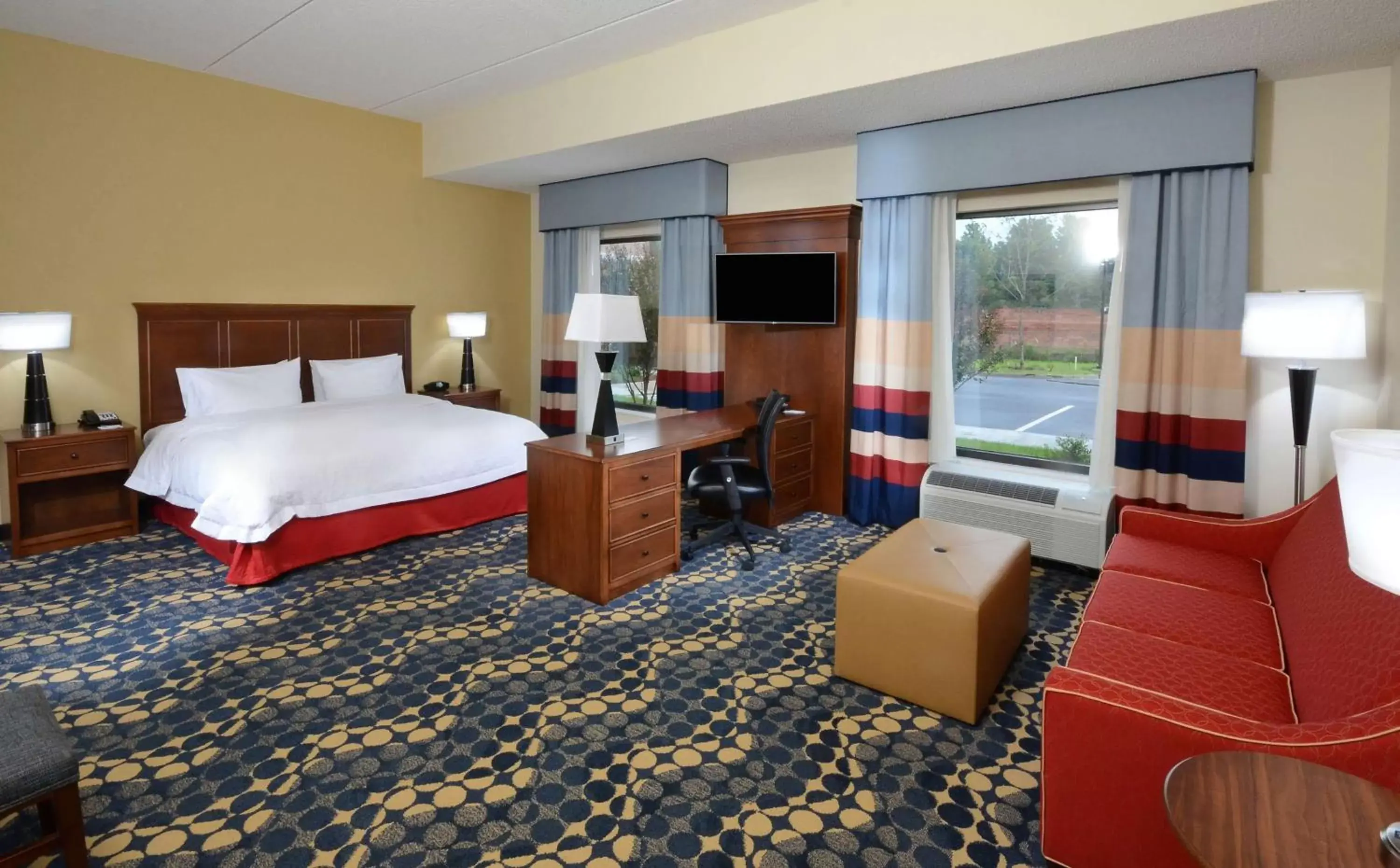 Bedroom in Hampton Inn and Suites Lynchburg