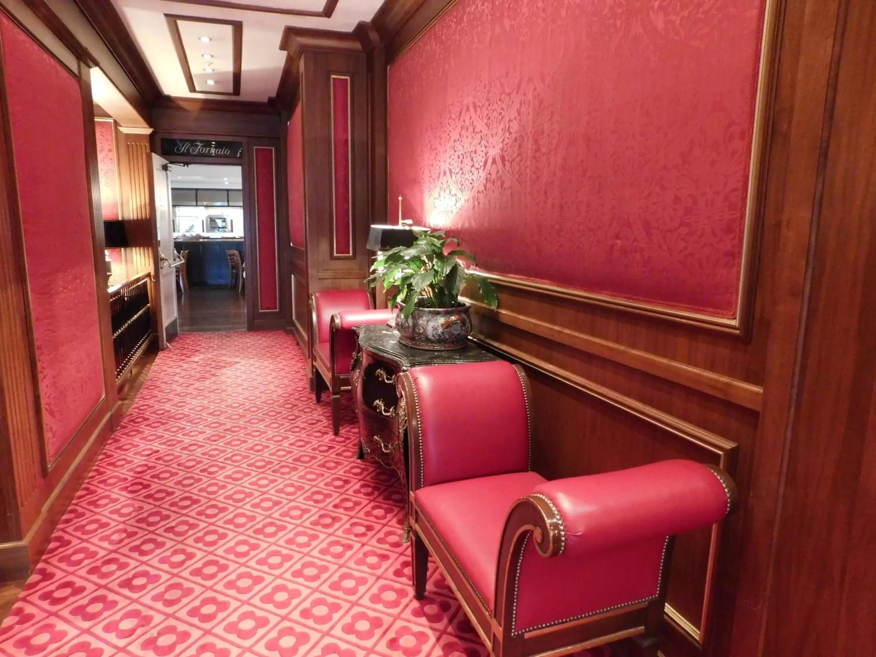 Lobby or reception, Seating Area in Pine Inn - Carmel
