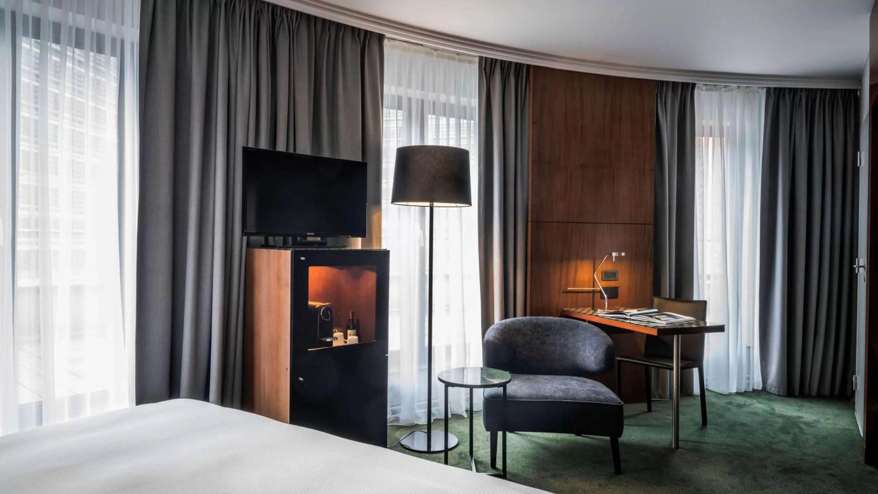 Photo of the whole room, Bed in NH Brussels EU Berlaymont