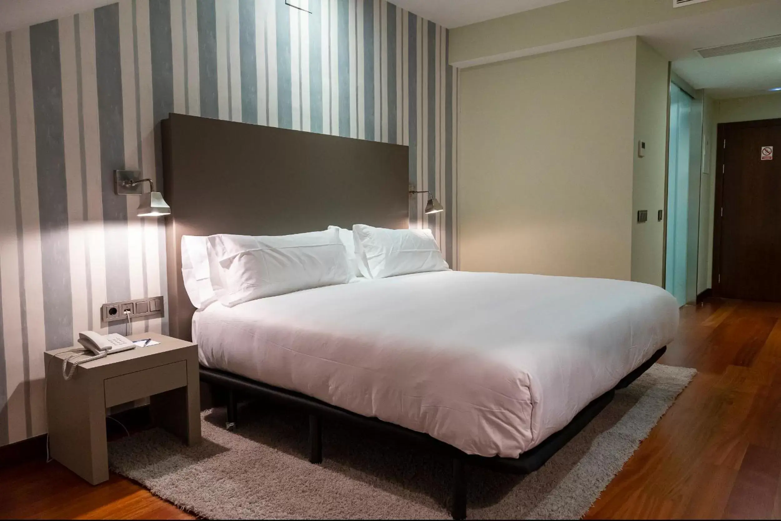 Standard Double or Twin Room in Hotel AR Isabel de Farnesio