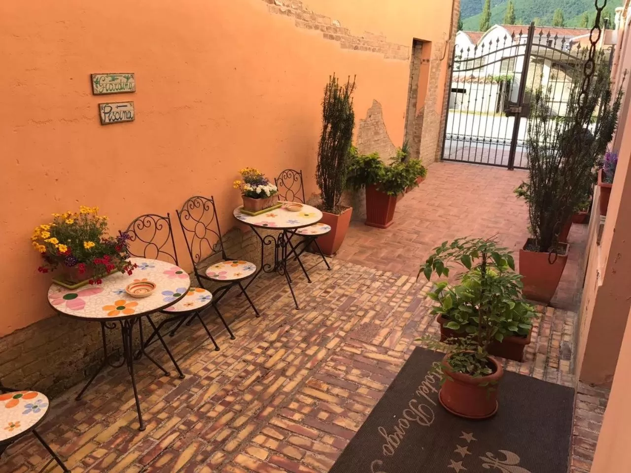 Patio in Hotel Borgo Antico