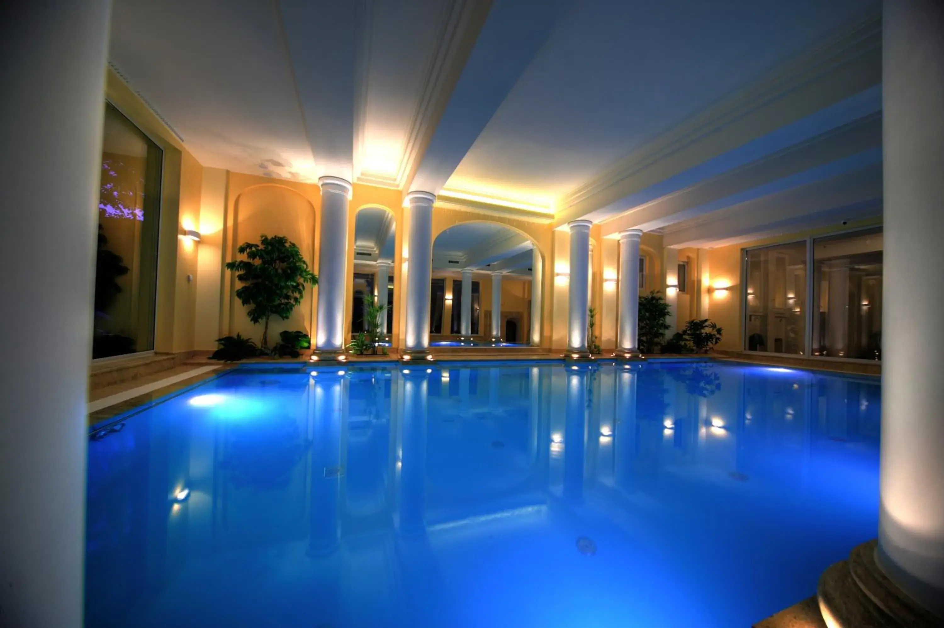 Swimming Pool in Hotel Polaris
