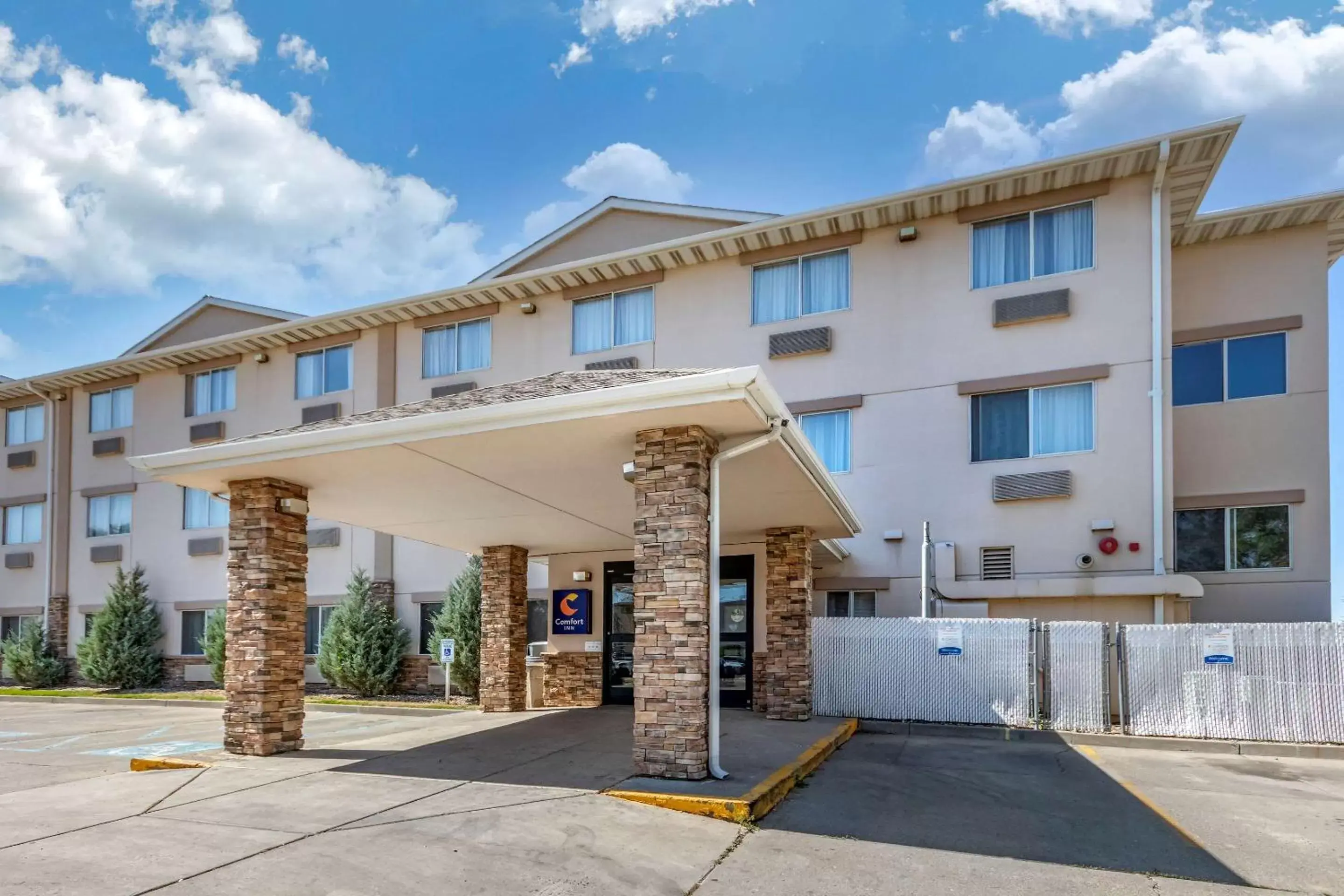 Property Building in Comfort Inn Great Falls