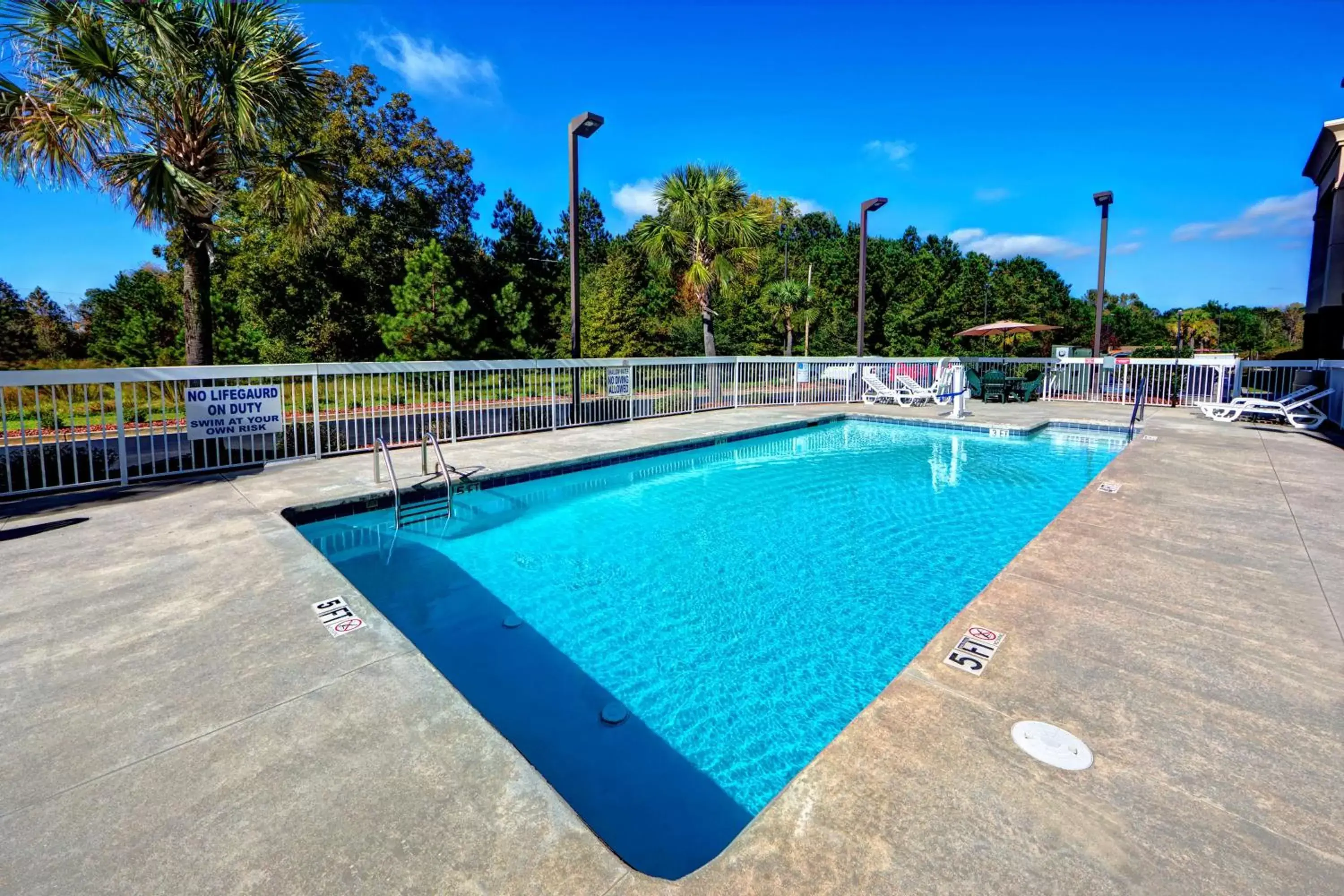 Fitness centre/facilities, Swimming Pool in Hampton Inn Manning