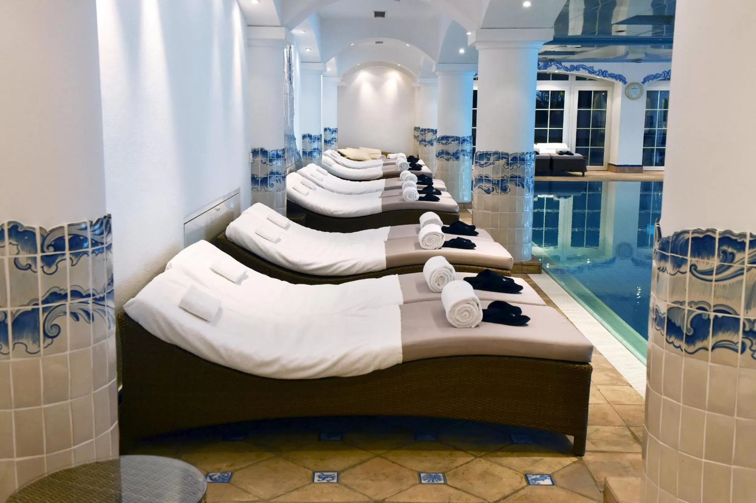 Swimming pool in Grand Hôtel du Golf & Palace